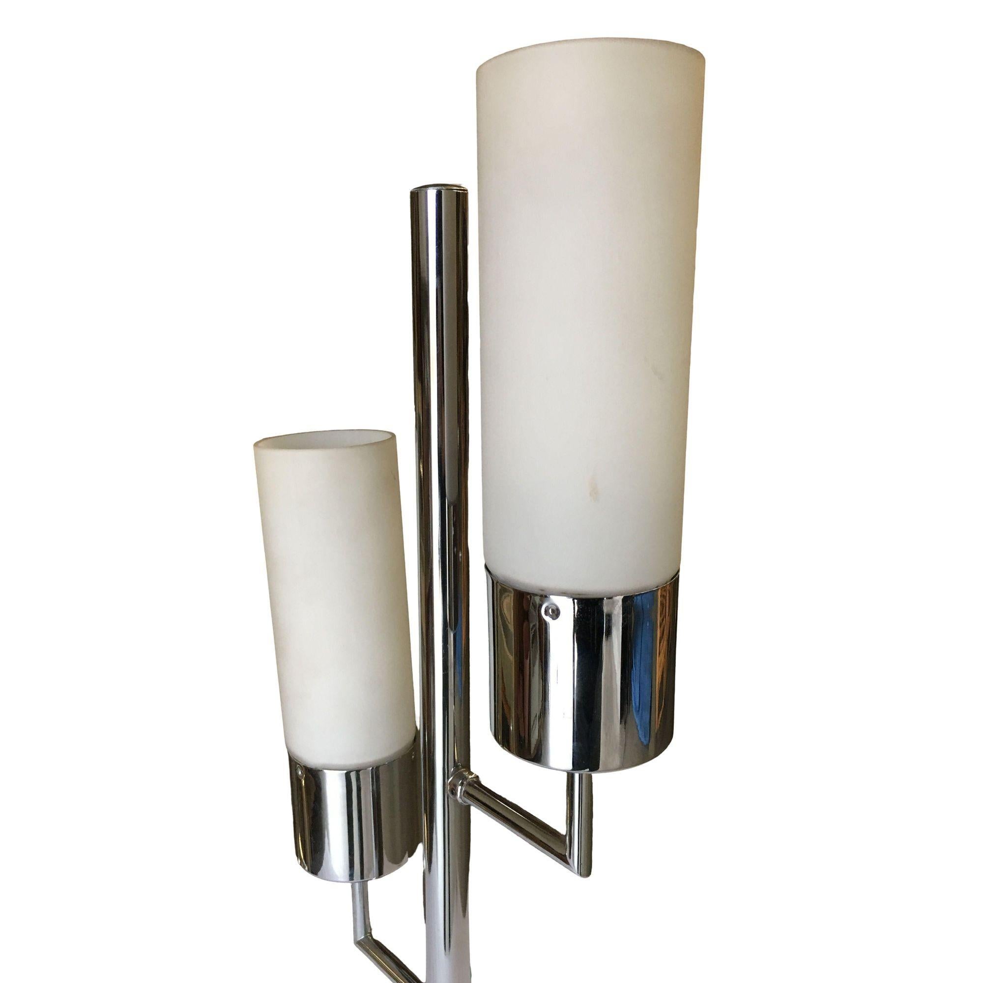 Modernist Twin Cylinder Chrome Table Lamp In Excellent Condition For Sale In Van Nuys, CA