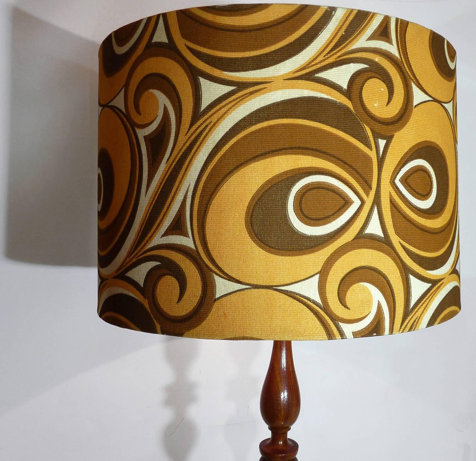 French Modernist Twist Floor Lamp Mahogany Wood & Psychedelic Pop Fabric Amber & Brown For Sale