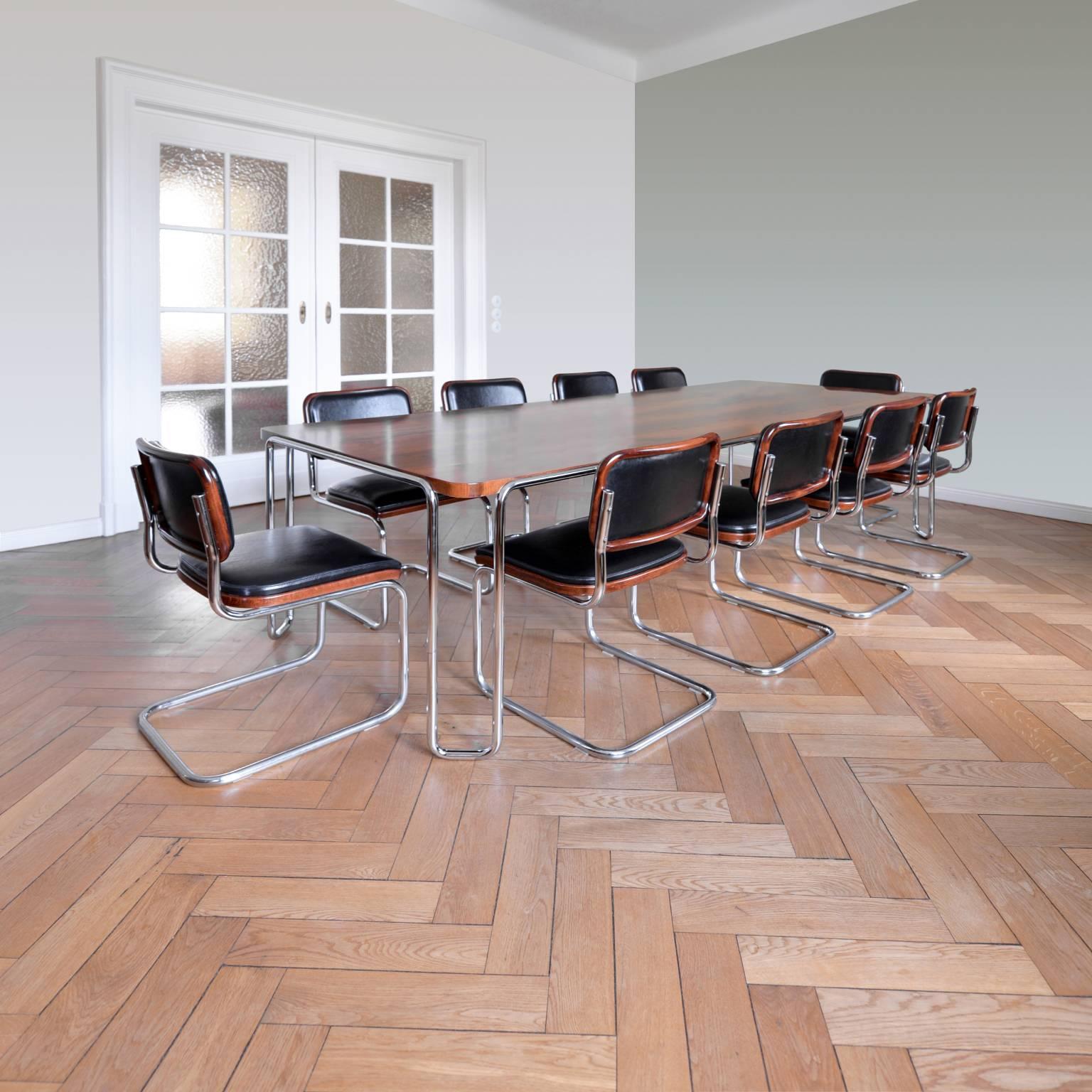 Laccato Tavolo modernista ultrasottile in acciaio tubolare di GMD Berlin, personalizzabile in vendita