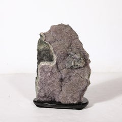 Modernistisches Uruguayer Amethyst-Bergkristall-Exemplar aus Bergkristall auf schwarzem Lacksockel