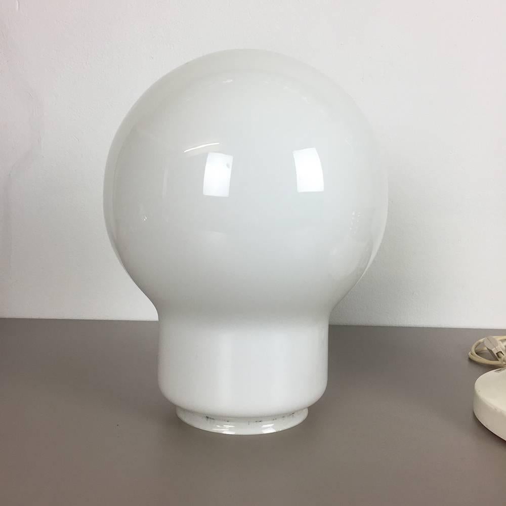 Lampe de bureau/lampe à pied en verre géant italienne moderniste vintage des années 1970 en vente 4