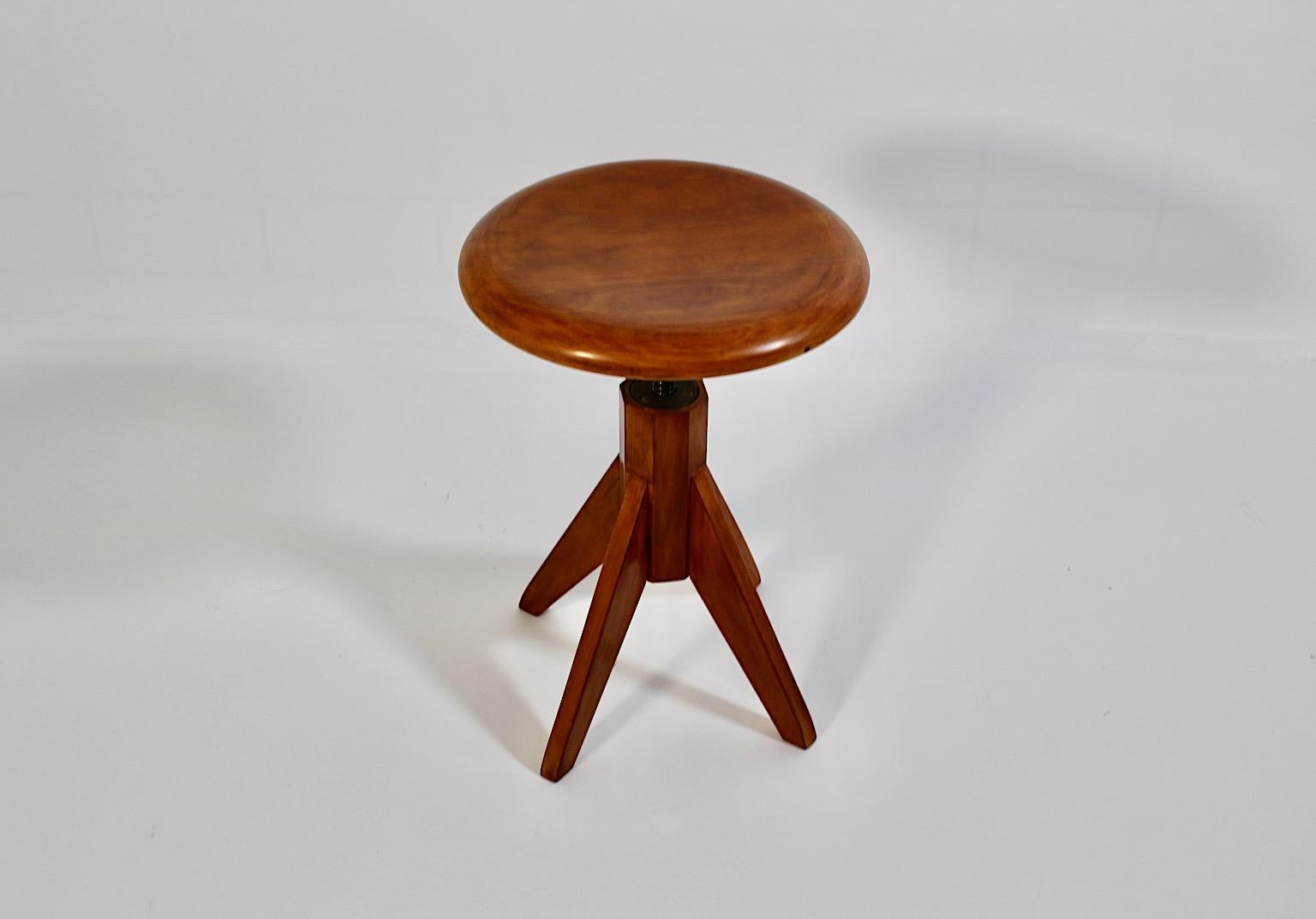 Modernist Vintage Beech Swiveling Stool 1970s Austria In Good Condition For Sale In Vienna, AT