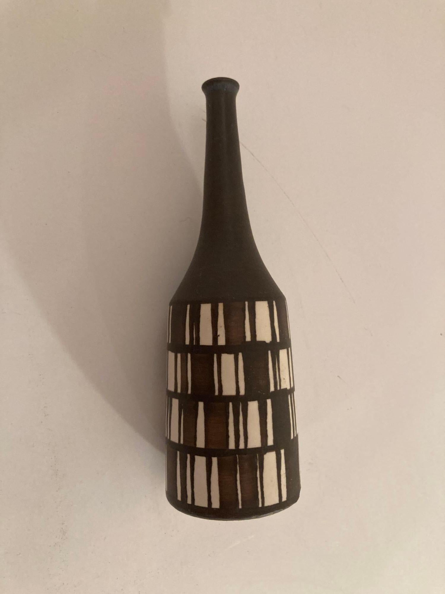 Modernist Vintage Ceramic Vase, Italy 1960's. For Sale 2