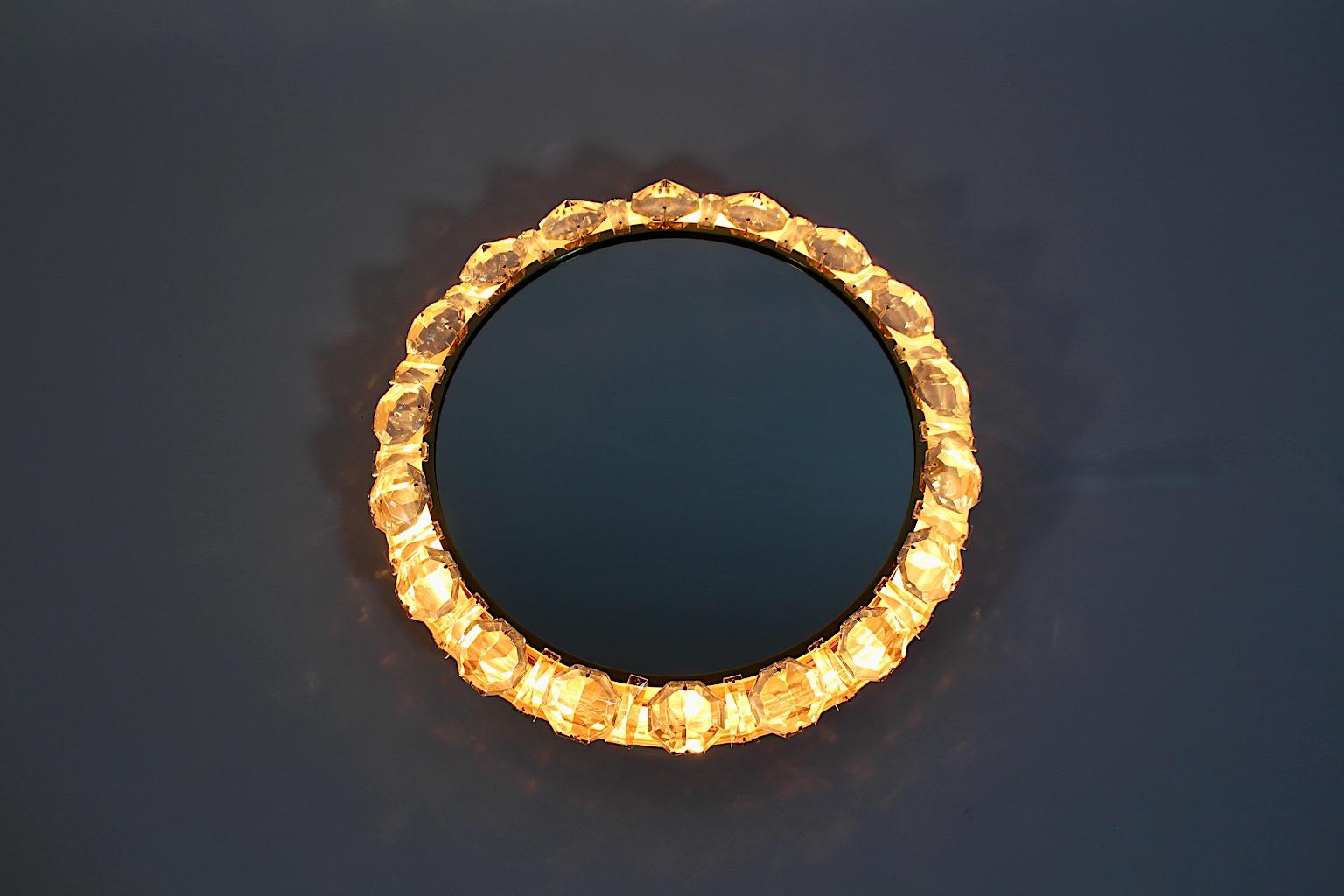 Specchio da parete modernista vintage circolare in vetro trasparente e ottone retroilluminato Bakalowits 1960 in vendita 2
