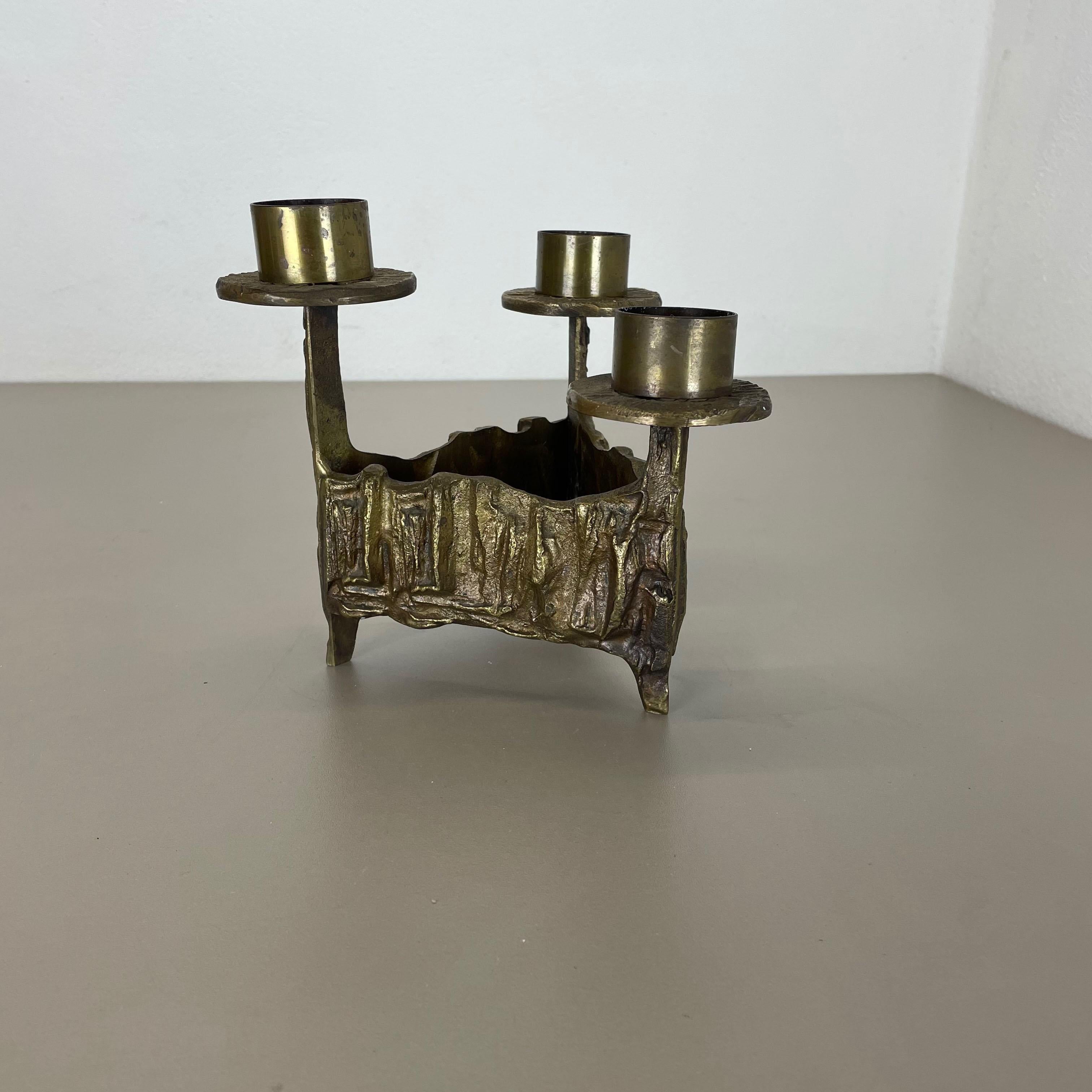 Modernist Vintage Sculptural Brutalist Brass Metal Candleholder, France, 1970s In Good Condition For Sale In Kirchlengern, DE