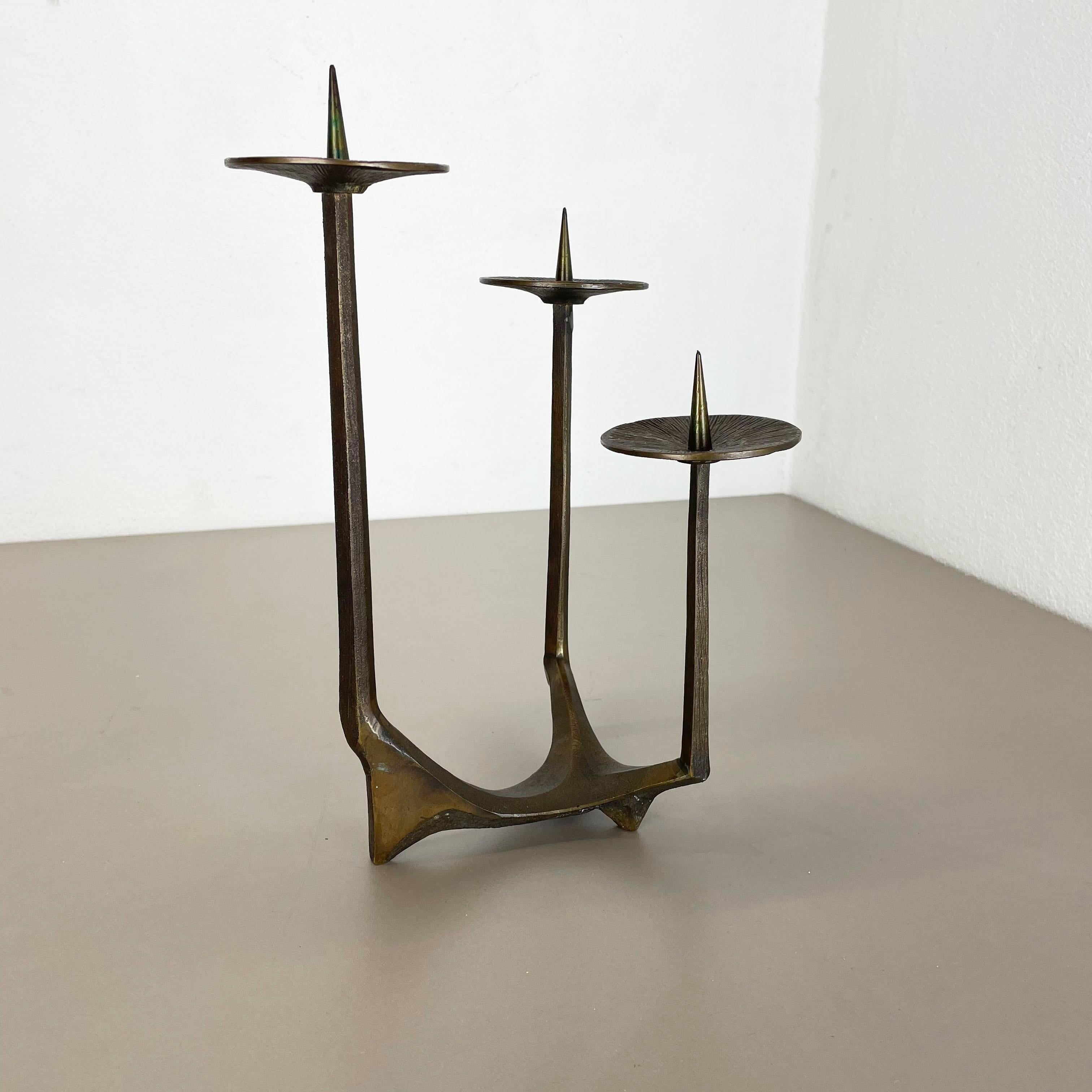 Article:

Brutalist candleholder


Origin:

France


Material:

solid bronze


Decade:

1970s


This original vintage candleholder, was produced in the 1970s in France. It is made of solid bronze, and has a lovely patination due