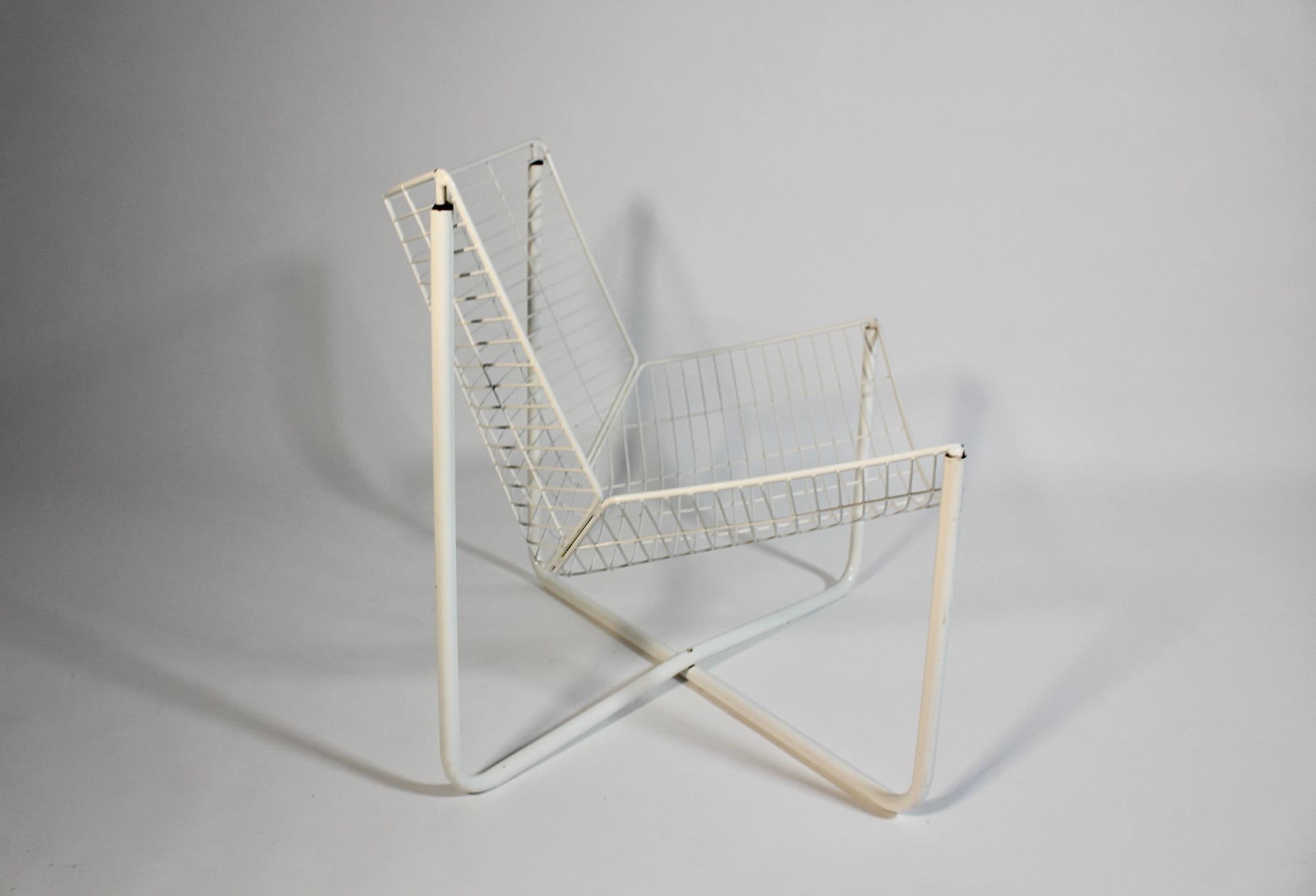Silla de salón modernista vintage de metal blanco Niels Gammelgaard 1983 Suecia Moderno en venta