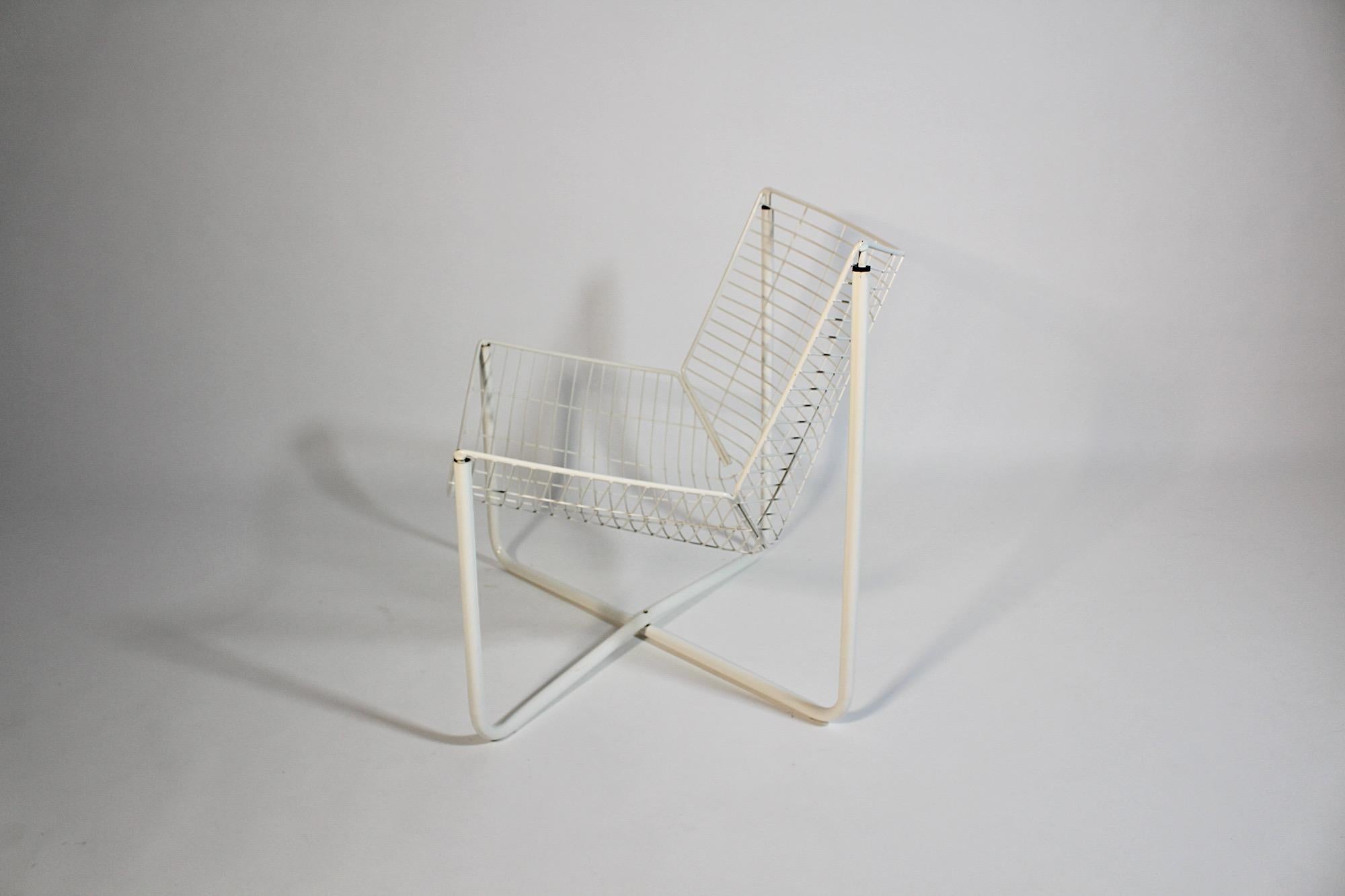 Silla de salón modernista vintage de metal blanco Niels Gammelgaard 1983 Suecia en Bueno estado para la venta en Vienna, AT