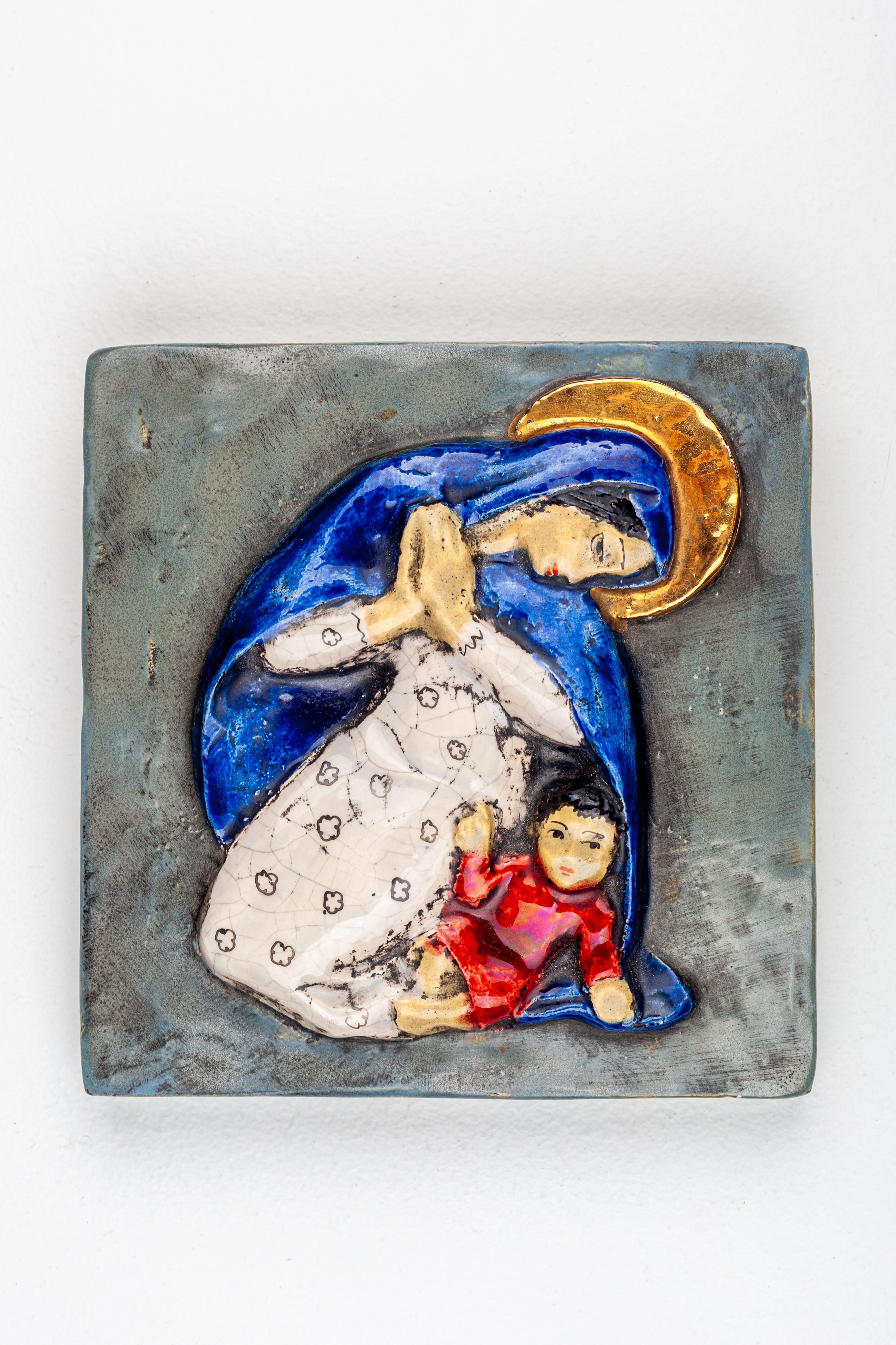 Modernist Virgin Mary and Child Jesus Wall Ceramic Decoration Handmade in Europe For Sale 1