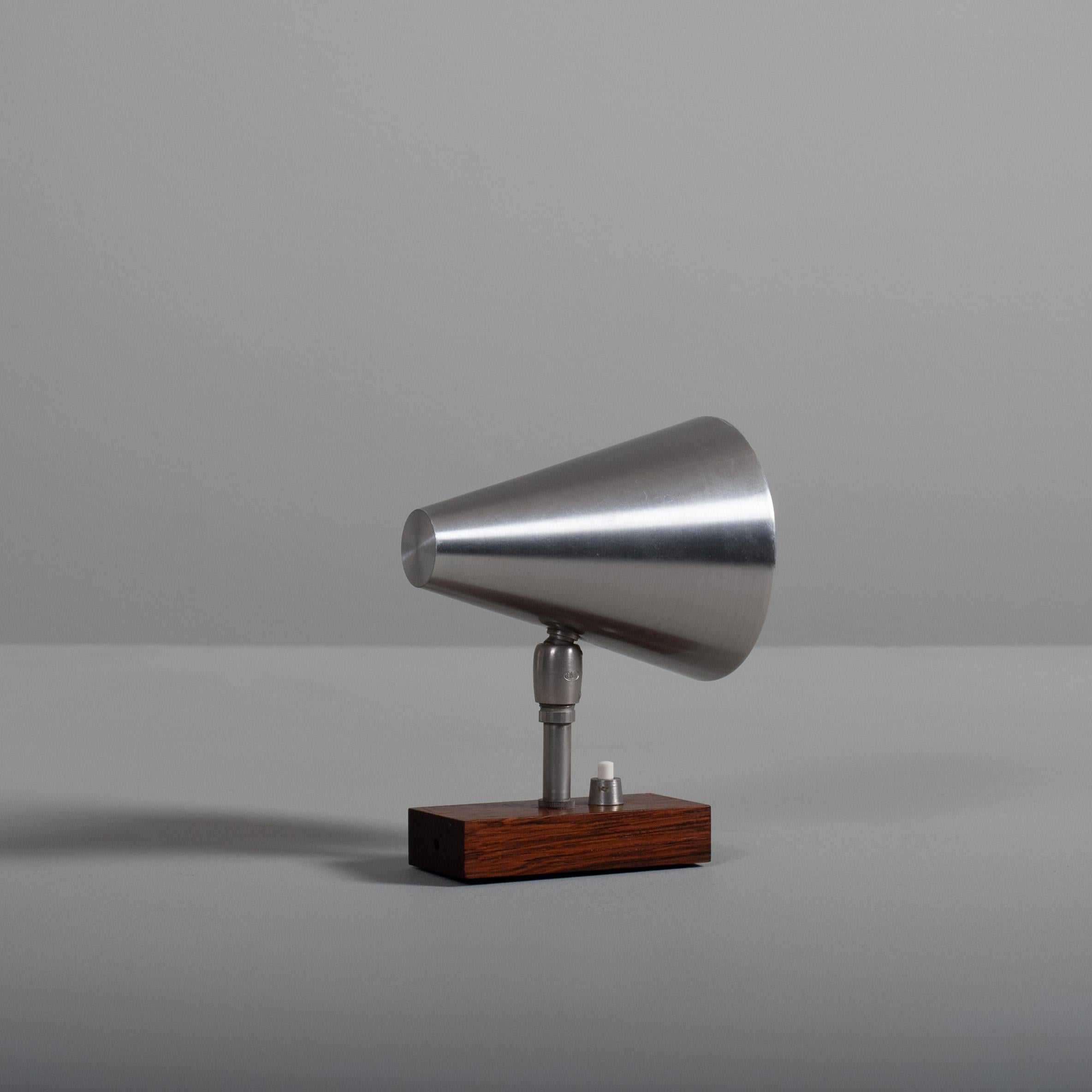 Modernist Wall Lamp In Good Condition For Sale In London, GB