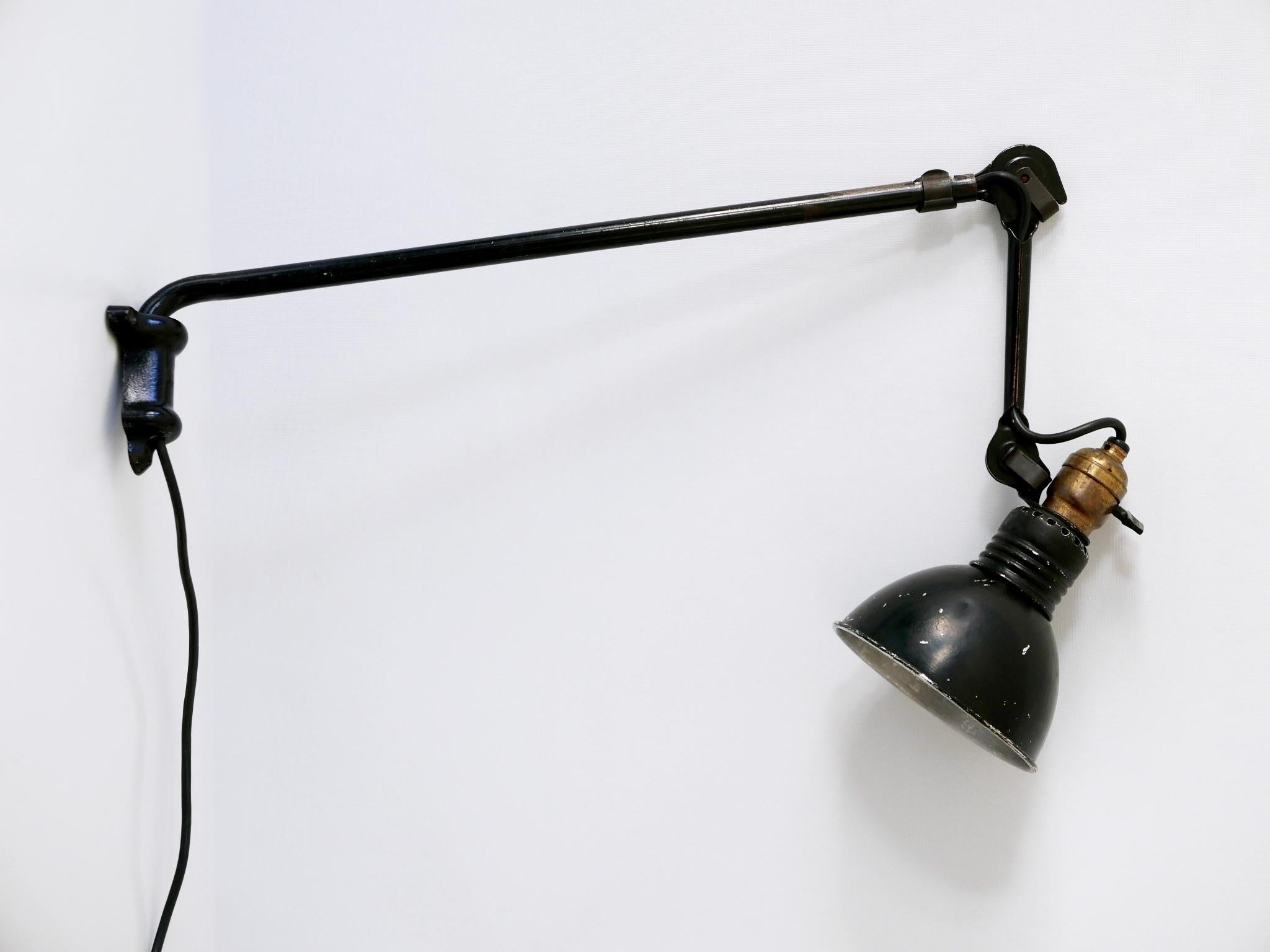 Modernist Wall Lamp Model 203 by Bernard-Albin Gras for Gras Lamp, France, 1920s In Good Condition For Sale In Munich, DE