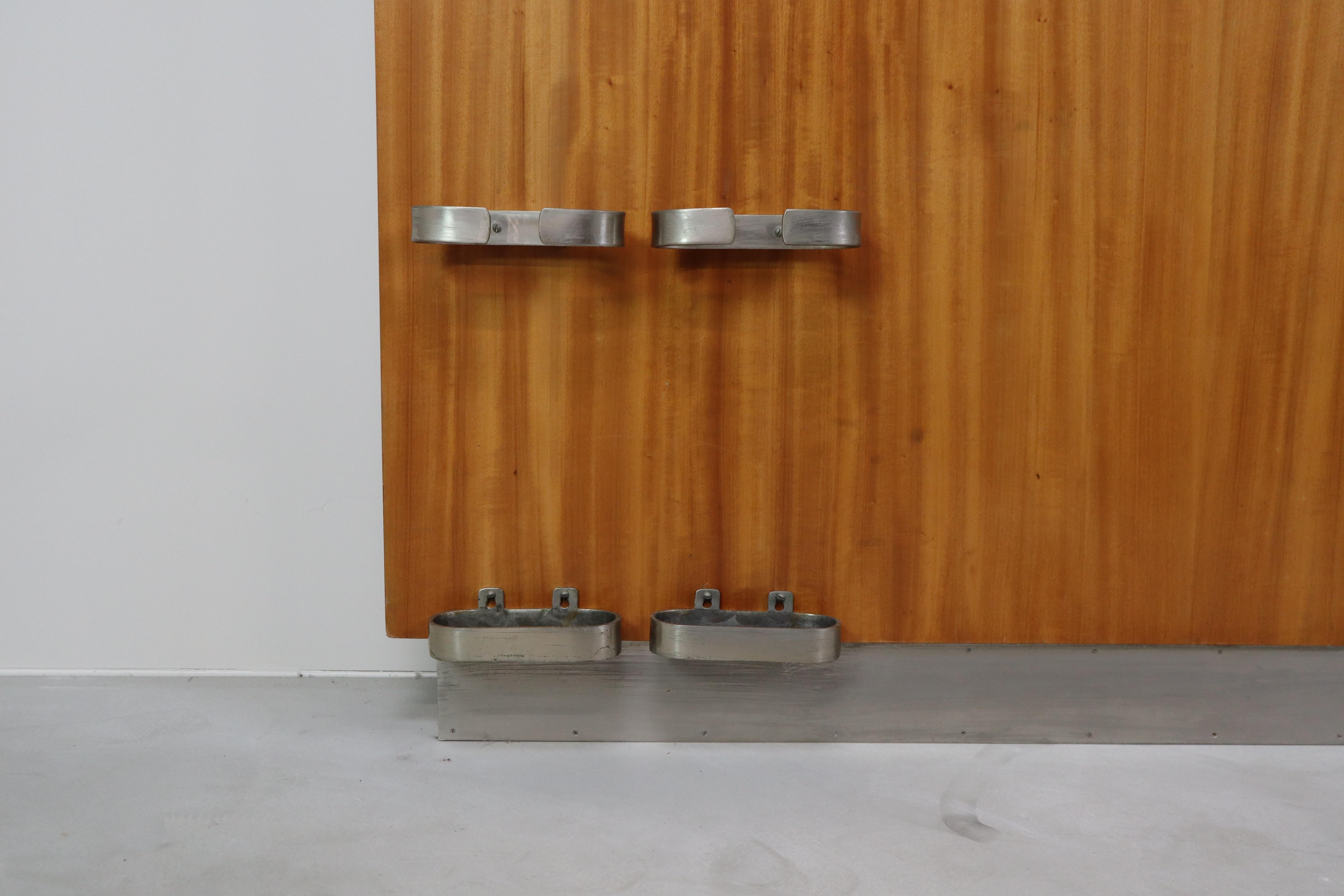 Modernist wall-mounted cloakroom in Teak, Aluminium & Nickel-plated Brass, 1950s For Sale 4