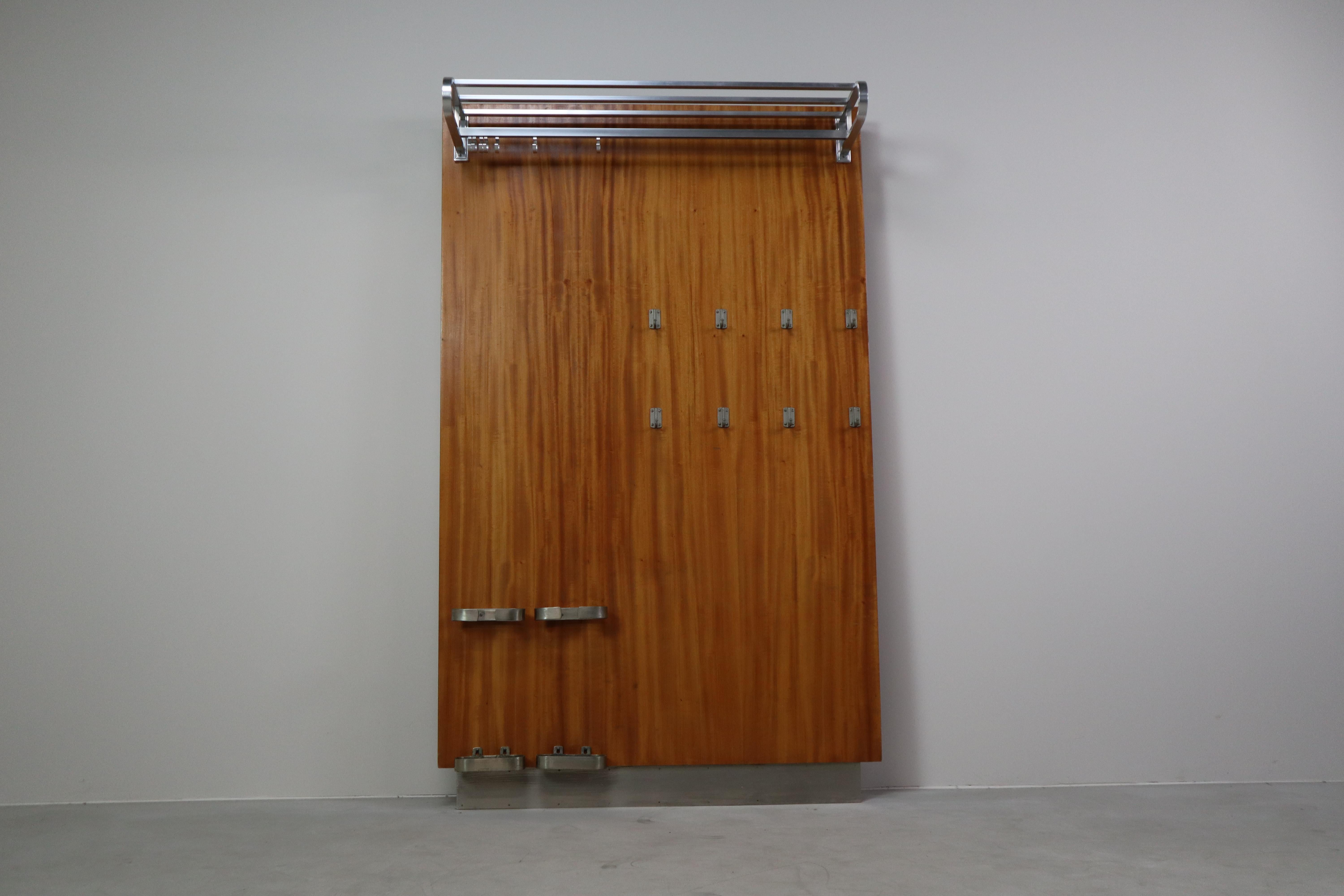 Modernist wall-mounted cloakroom in Teak, Aluminium & Nickel-plated Brass, 1950s For Sale 5