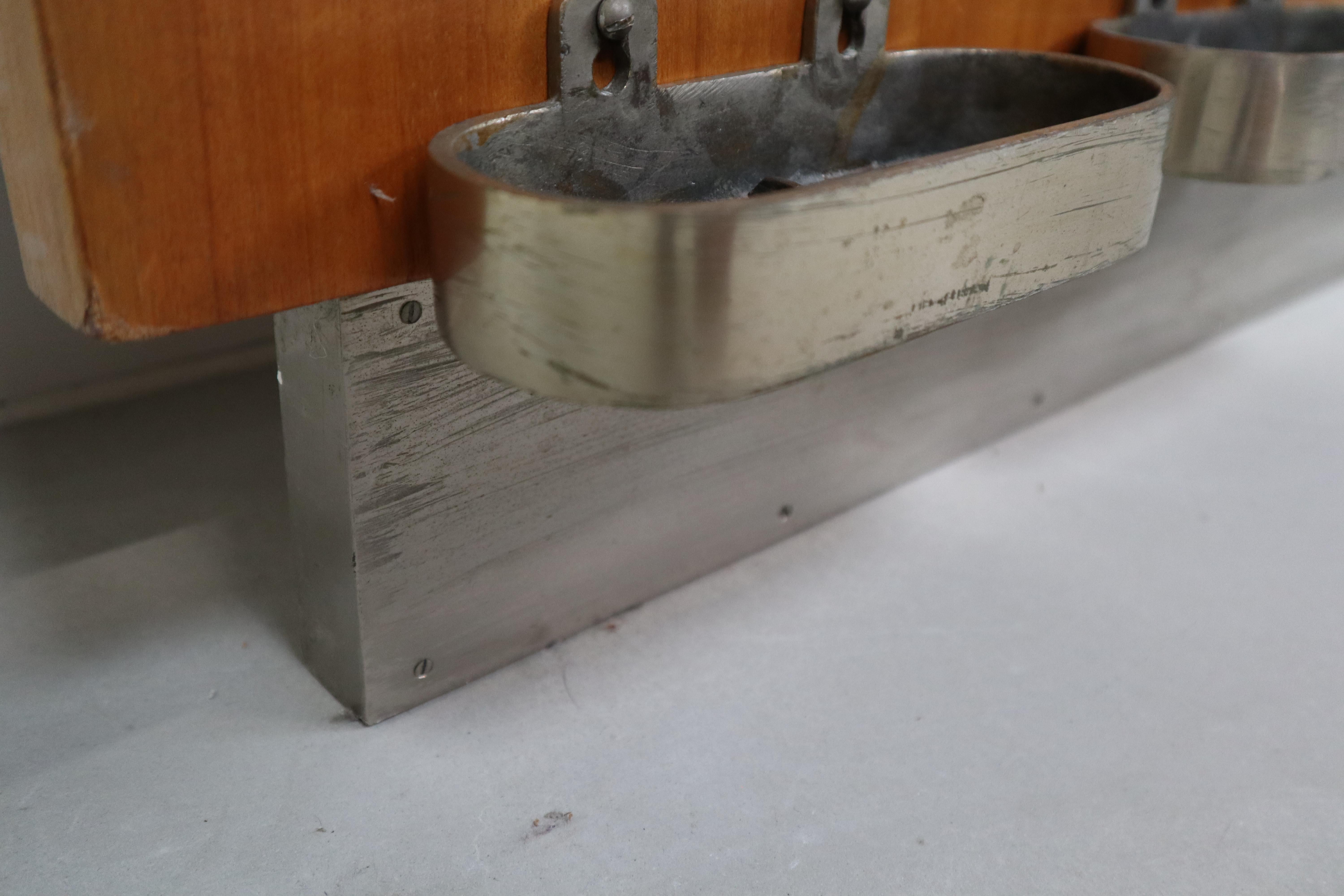 Modernist wall-mounted cloakroom in Teak, Aluminium & Nickel-plated Brass, 1950s For Sale 1