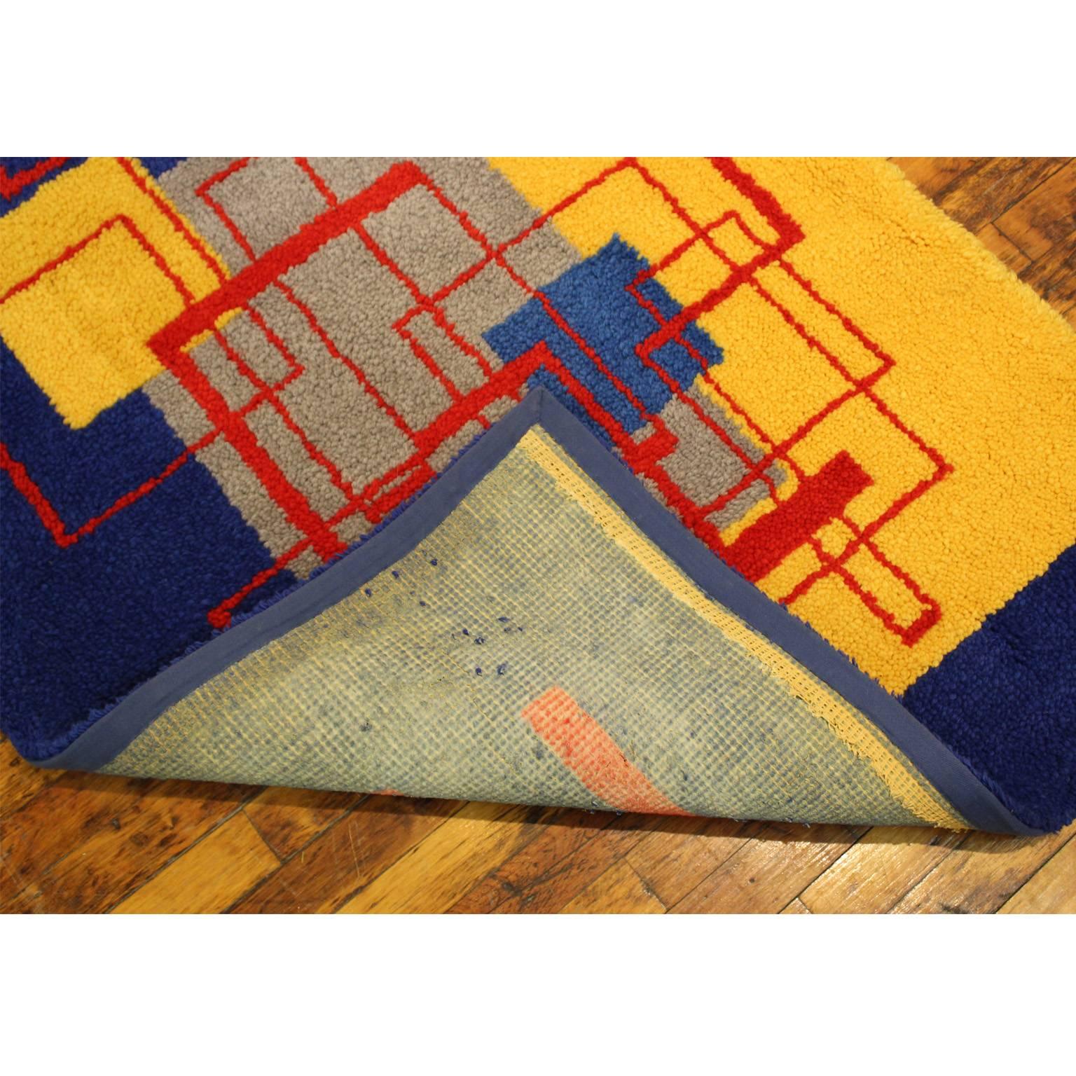Modernist Wall Rug, Hand-Hooked, after Mallet-Stevens In Good Condition For Sale In New York, NY