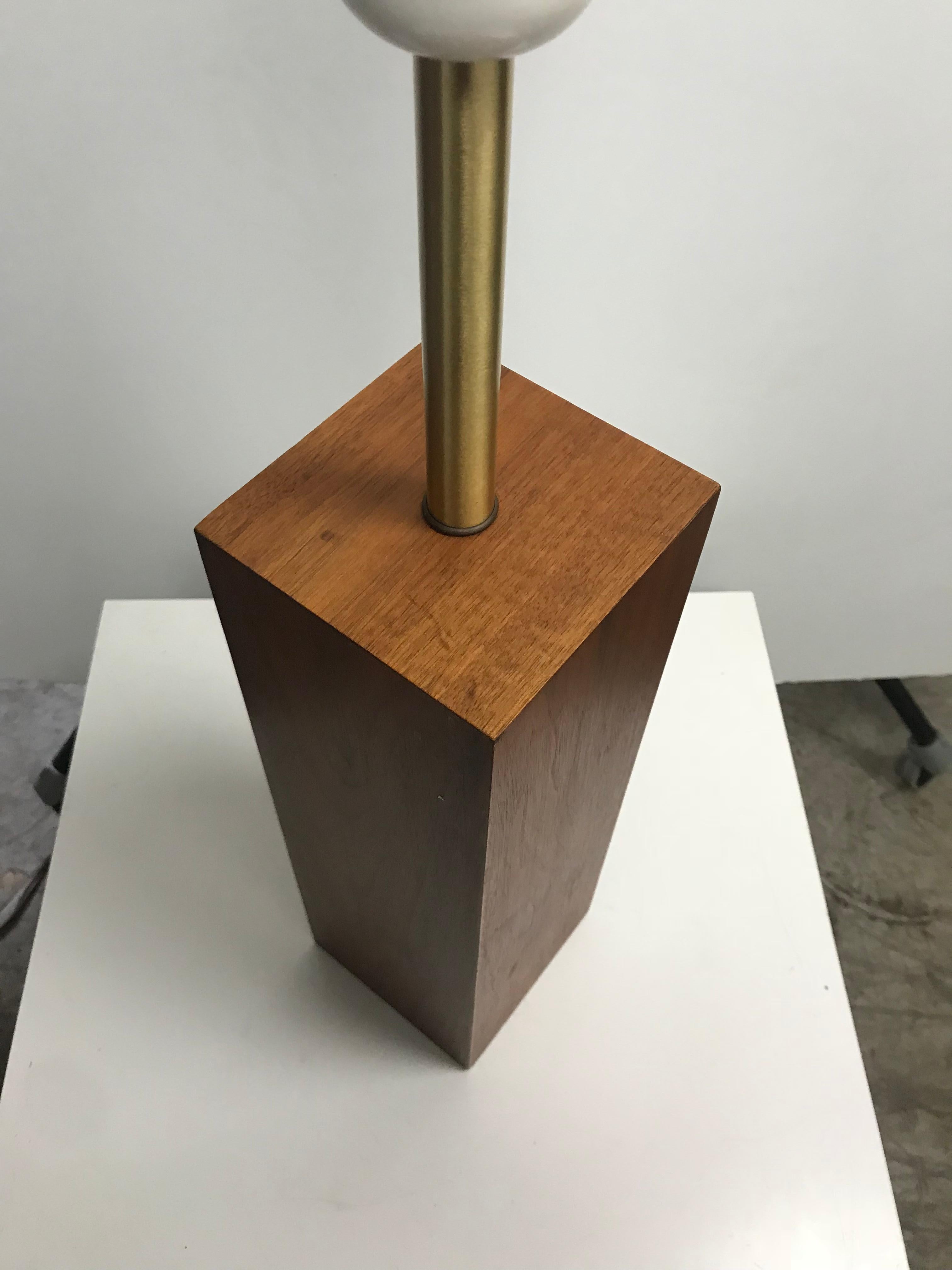 Mid-Century Modern Modernist Walnut and Brass Table Lamp by Walter Von Nessen For Sale