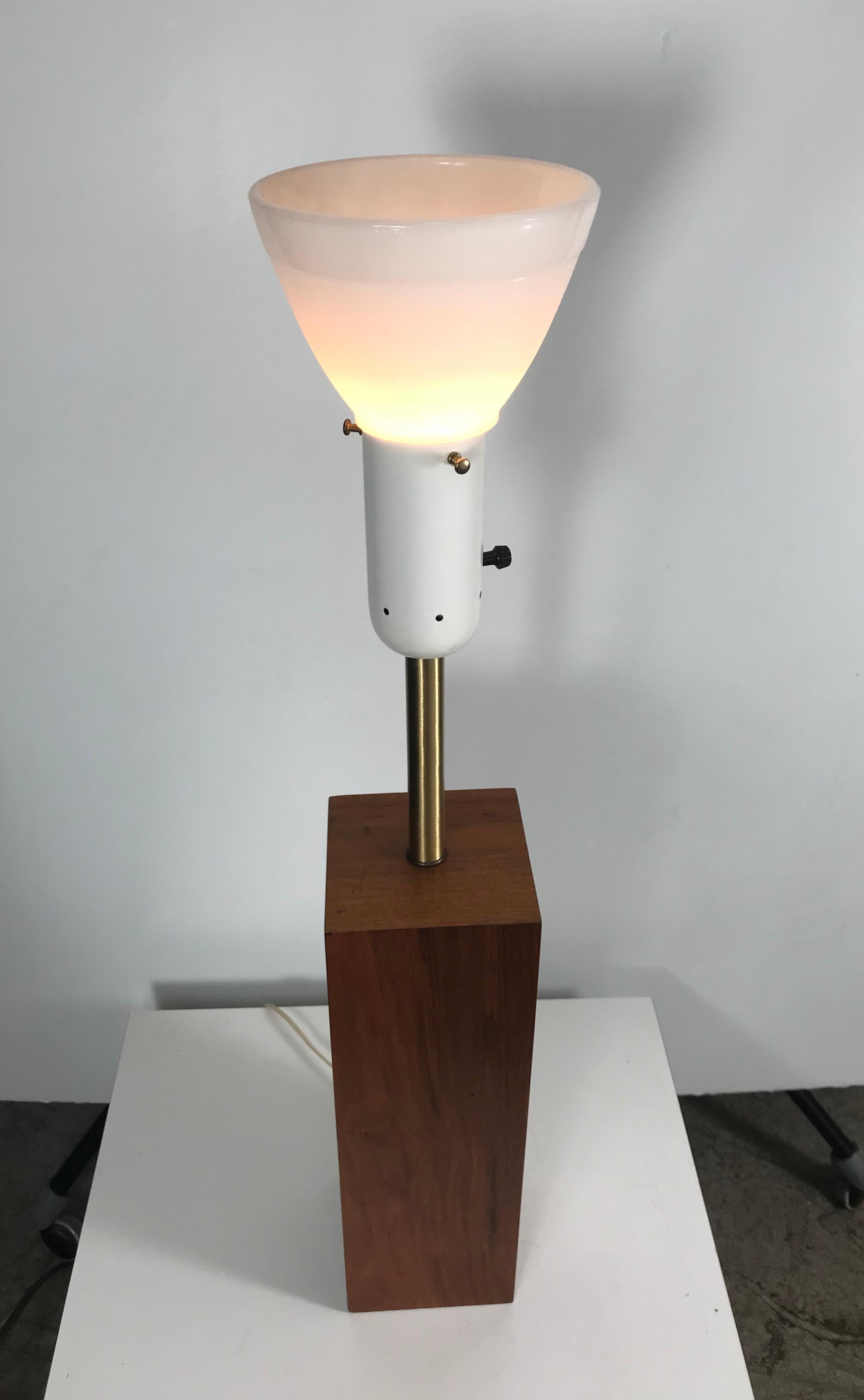 Modernist Walnut and Brass Table Lamp by Walter Von Nessen In Good Condition For Sale In Buffalo, NY