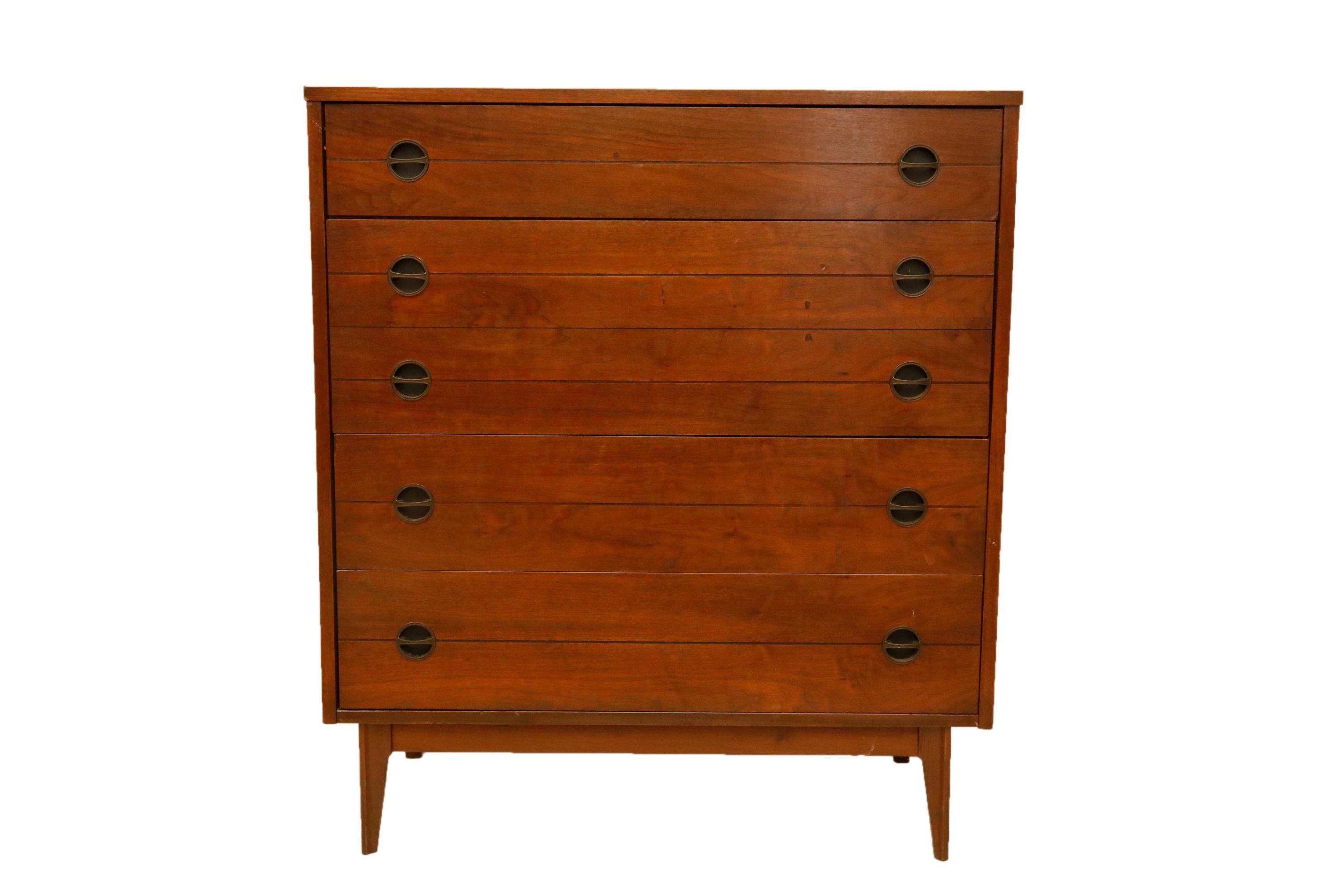 American Mid-Century Modern. Four-drawer chest with black recessed pulls: Hardware.