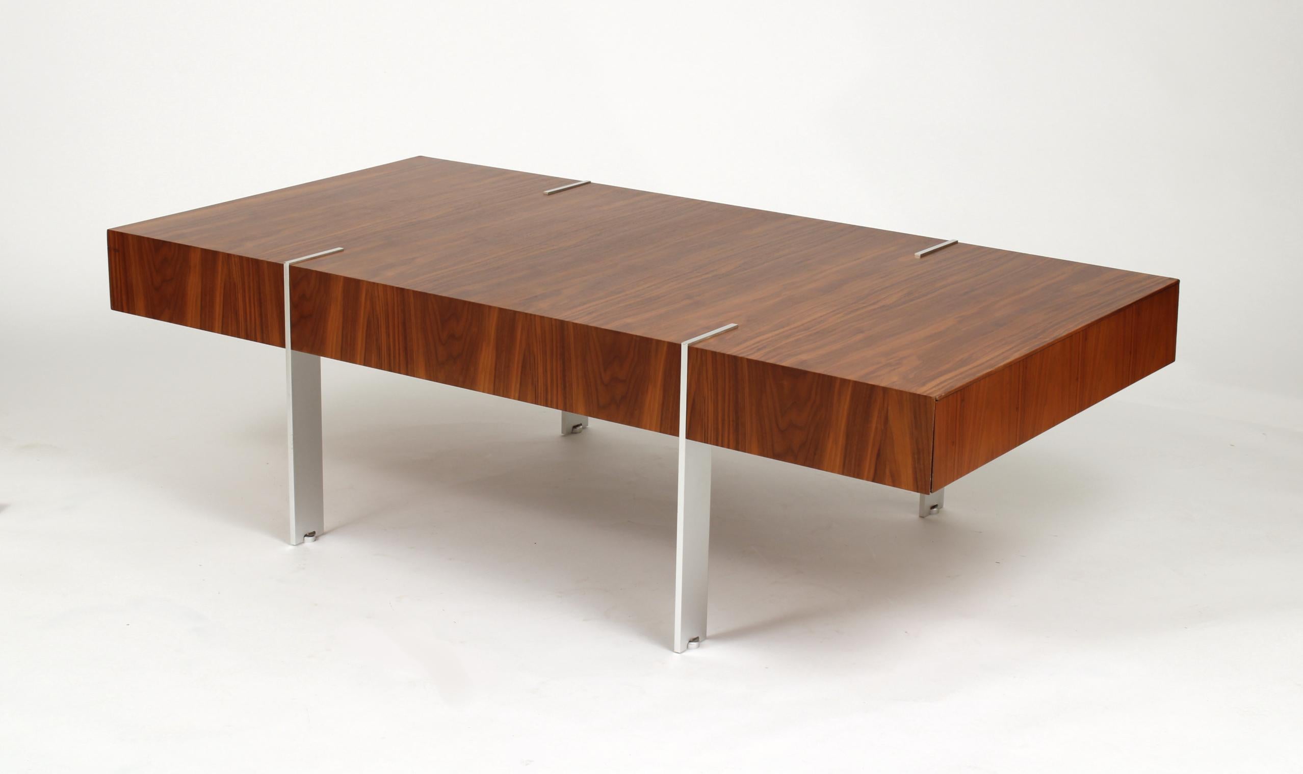 American Modernist Walnut Coffee Table, 1980s For Sale
