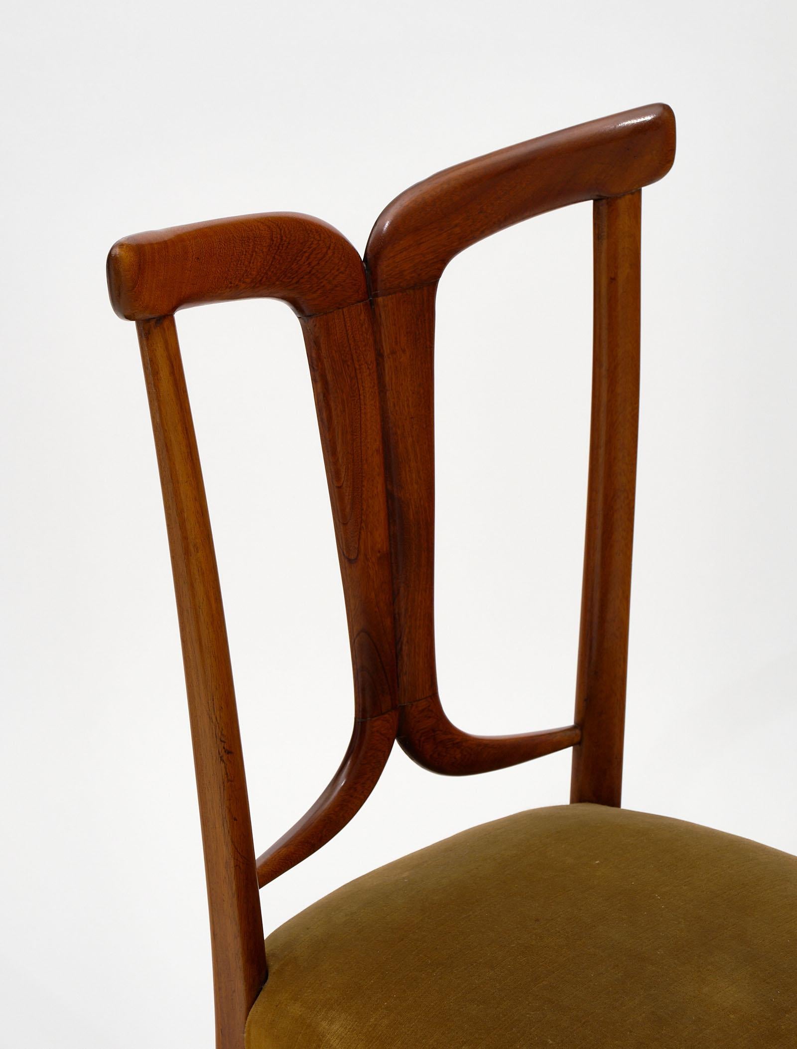 Mid-20th Century Modernist Walnut Dining Chairs in the Style of Paolo Buffa