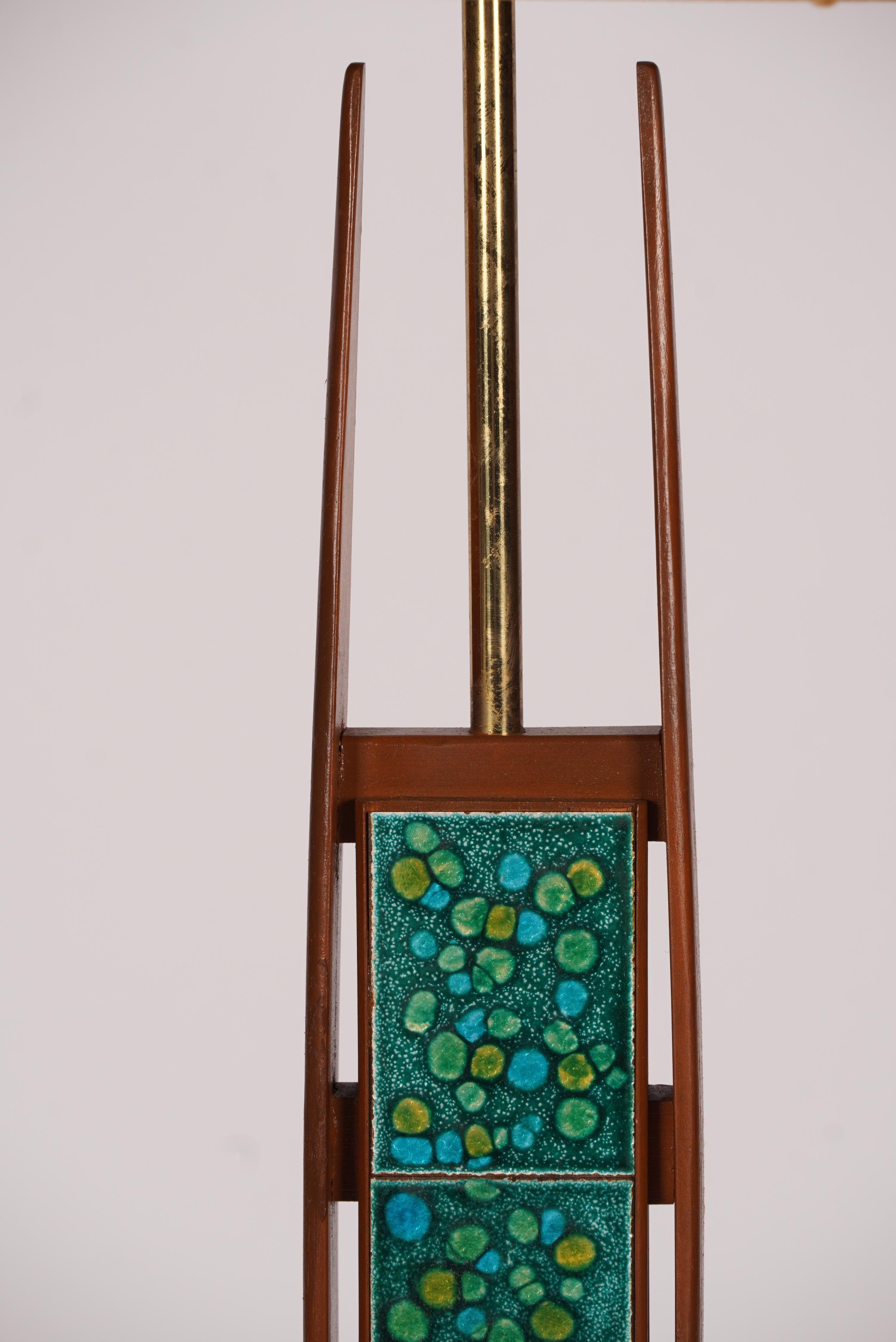 Modernist Walnut with Enamel Table Lamp attributed to Modeline c1960s In Good Condition For Sale In Oakland, CA