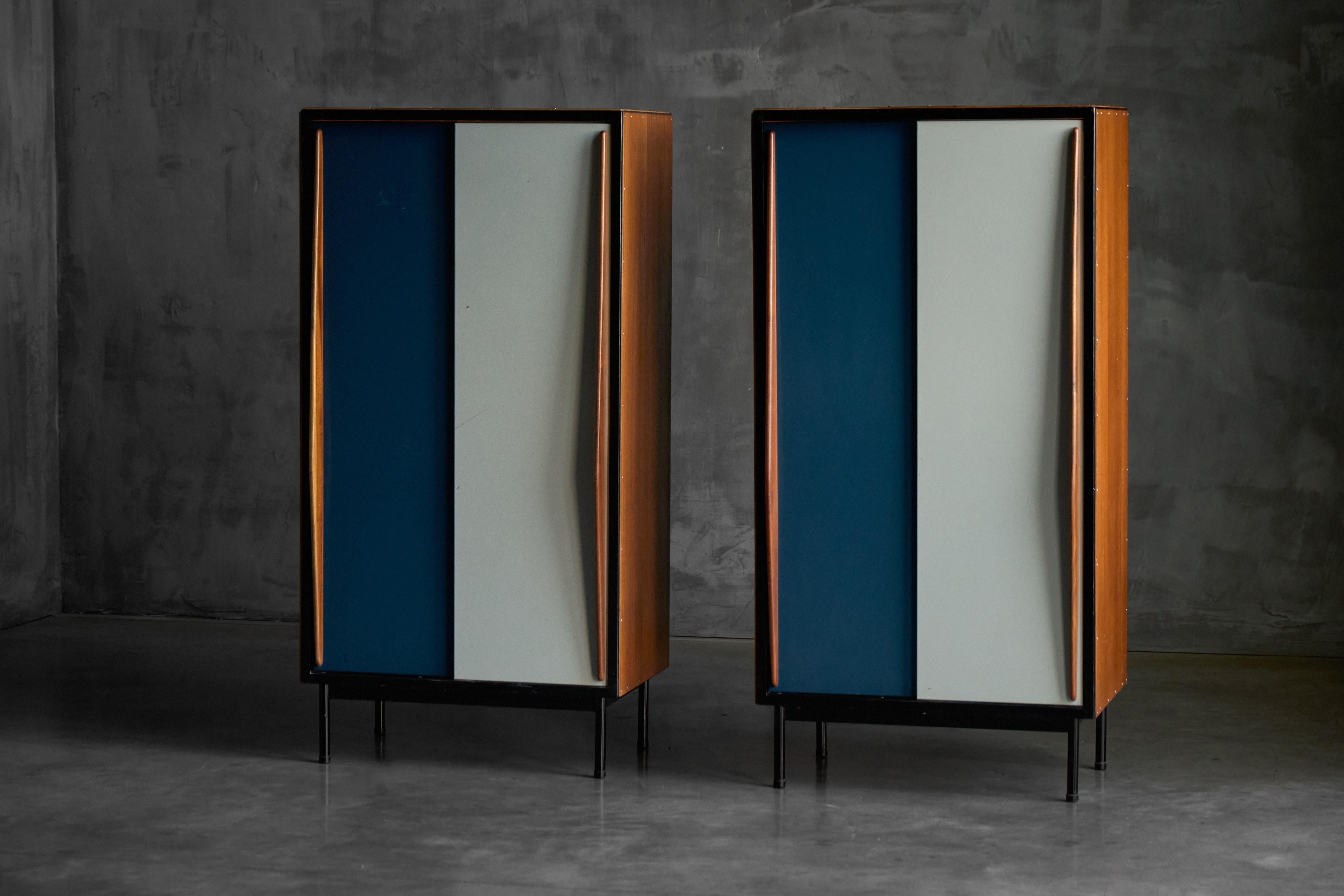 Metà XX secolo Armadi modernisti di Willy Van Der Meeren per Tubax, Belgio, anni '50 in vendita