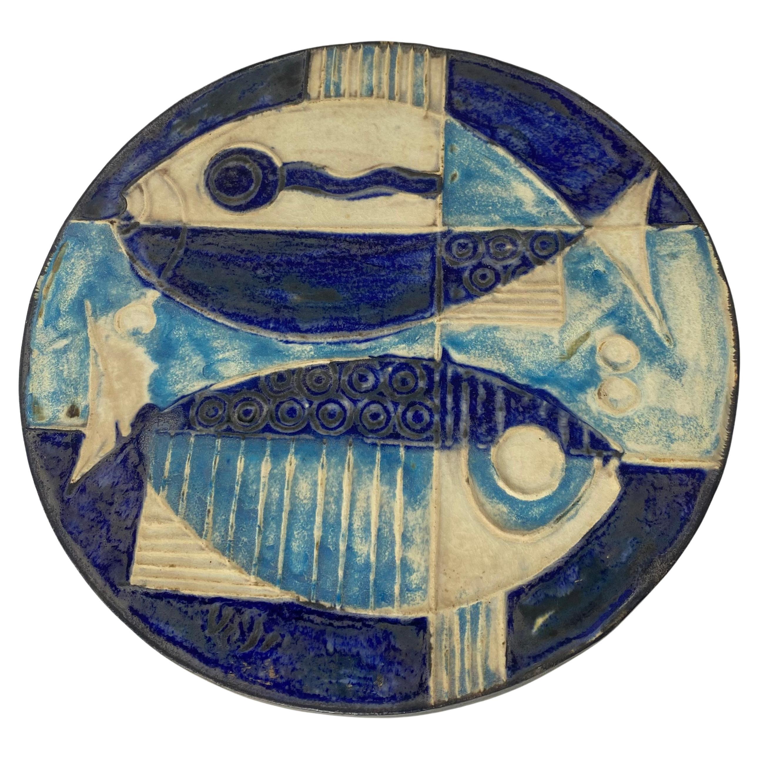 Modernistischer westdeutscher keramischer Wandteller Objekt Helmut Schärfenacker, 1960 "Fisch im Angebot