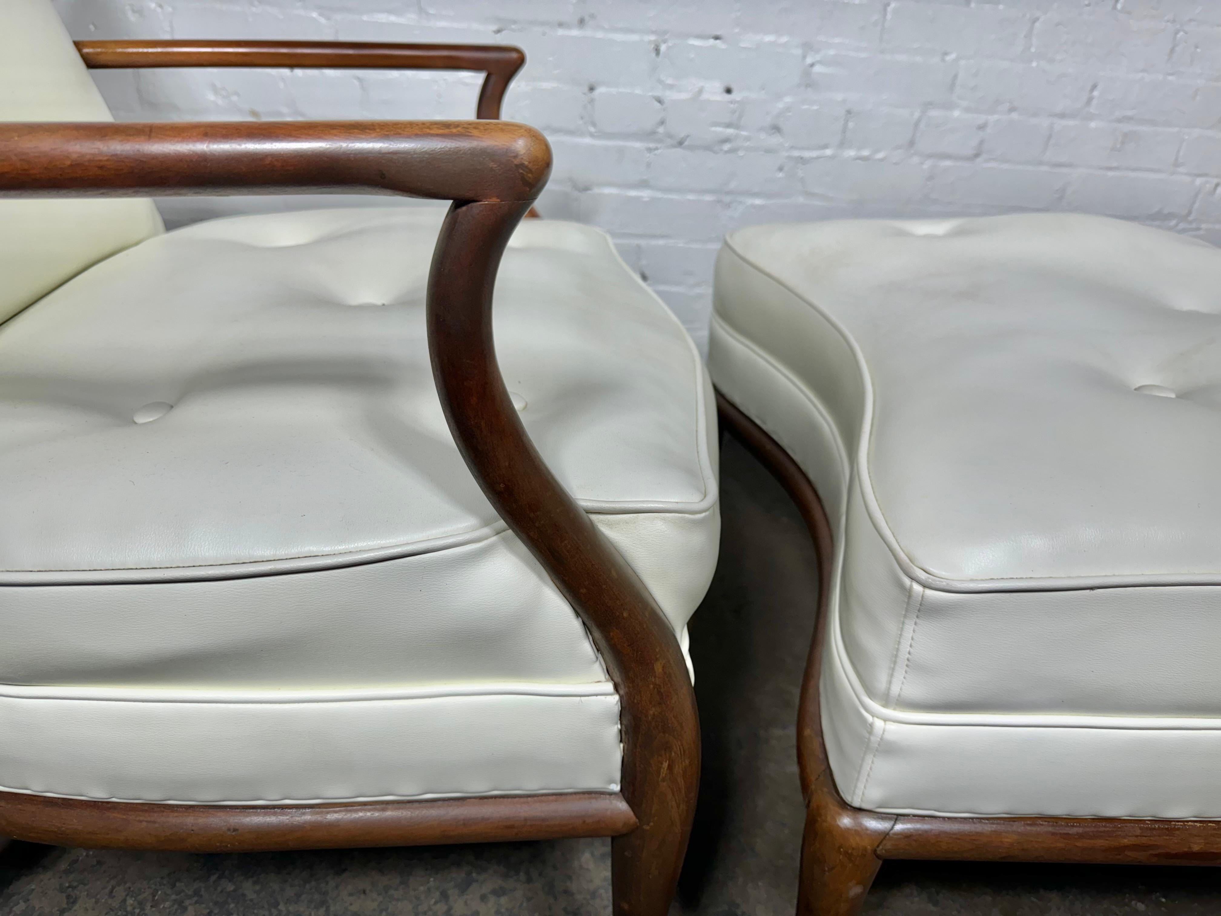 Fauteuil de salon et pouf moderniste en cuir blanc de T.H.Robsjohn- Gibbings en vente 3