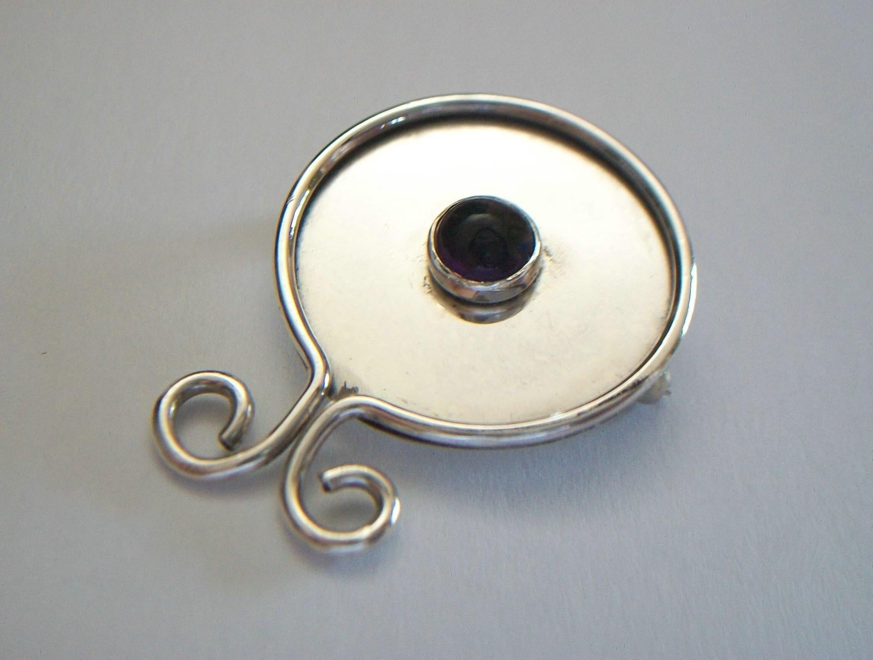 Modernist White Metal and Round Cabochon Amethyst Brooch, Unsigned, circa 1980s For Sale 2