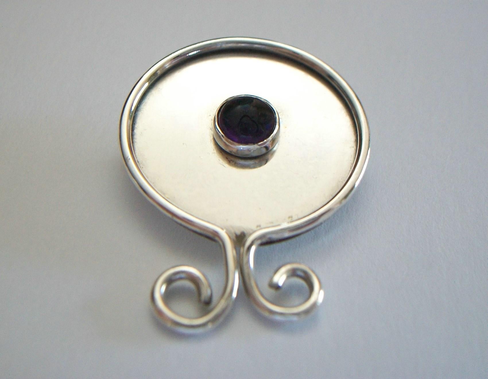 Modernist White Metal and Round Cabochon Amethyst Brooch, Unsigned, circa 1980s For Sale 3