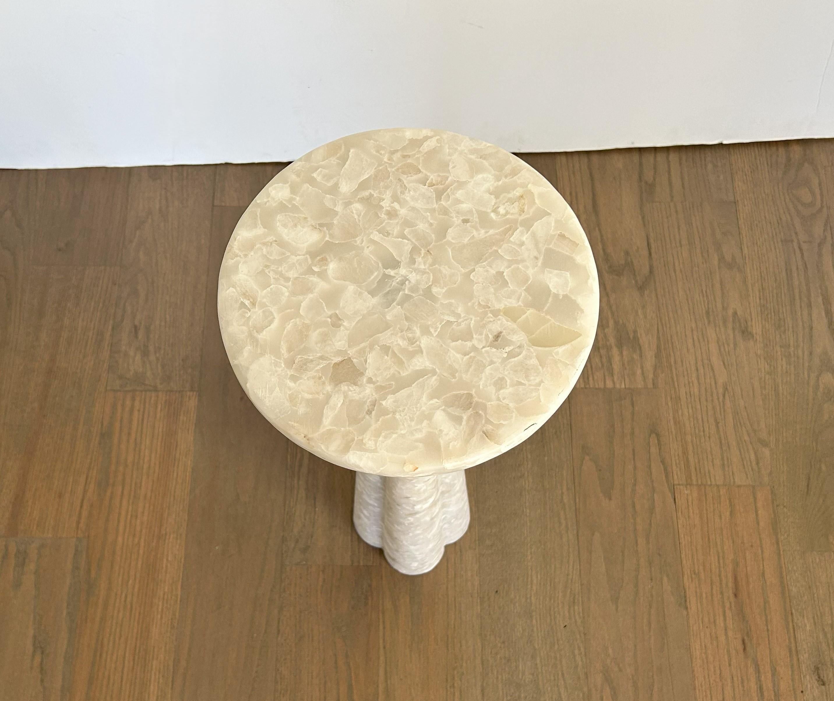 Table à boire moderniste en onyx blanc en vente 4
