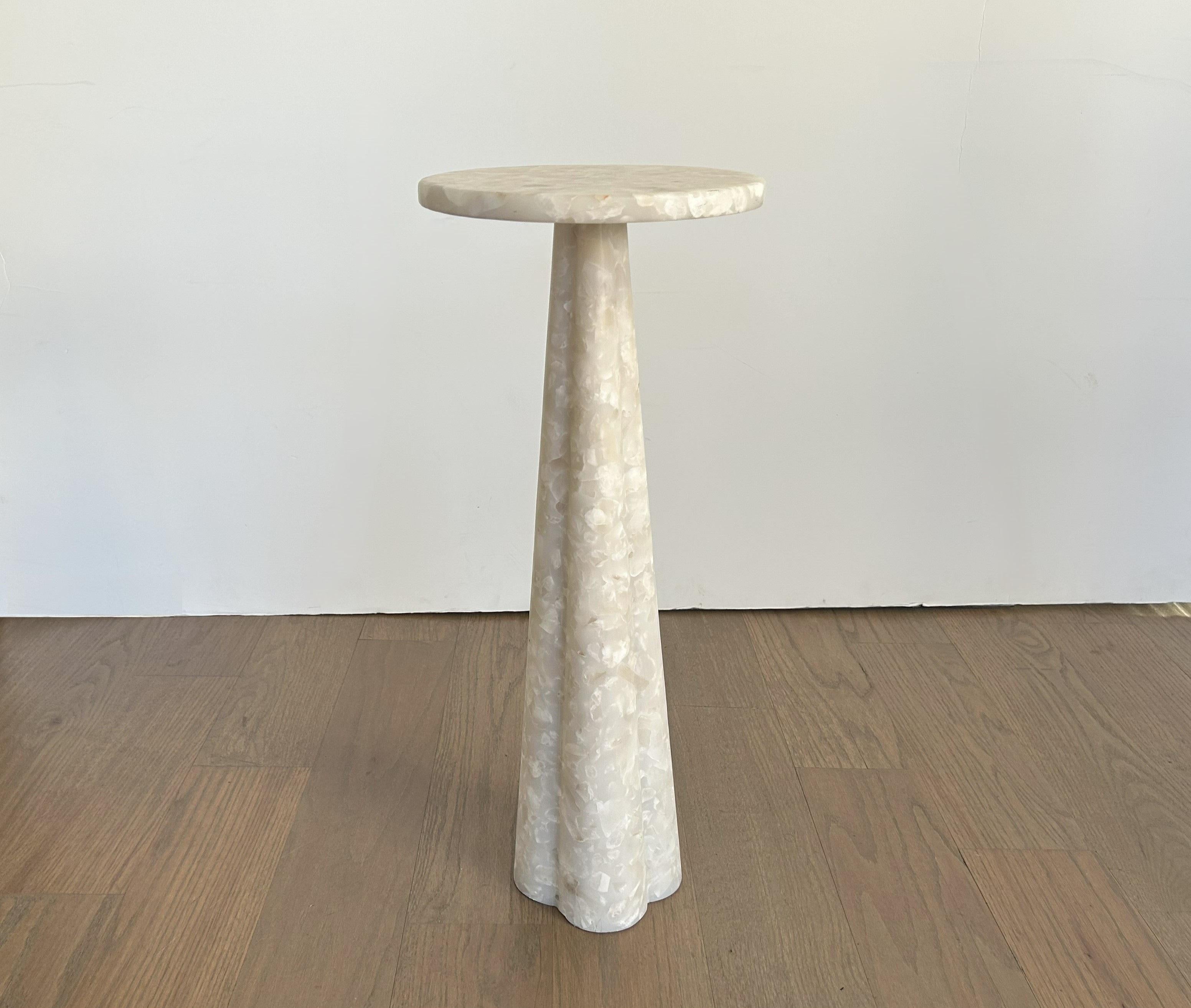 Moderne Table à boire moderniste en onyx blanc en vente