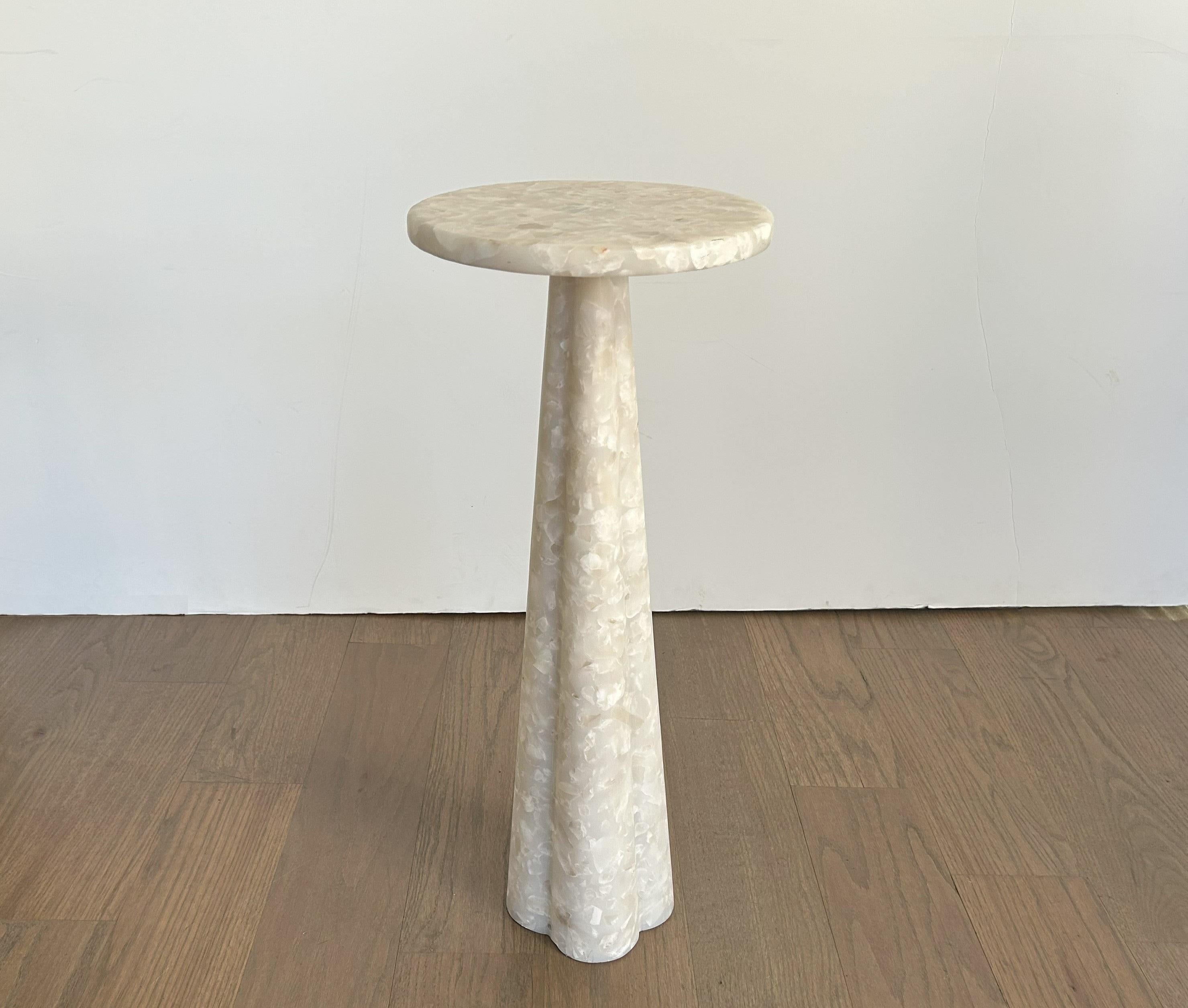 Onyx Table à boire moderniste en onyx blanc en vente