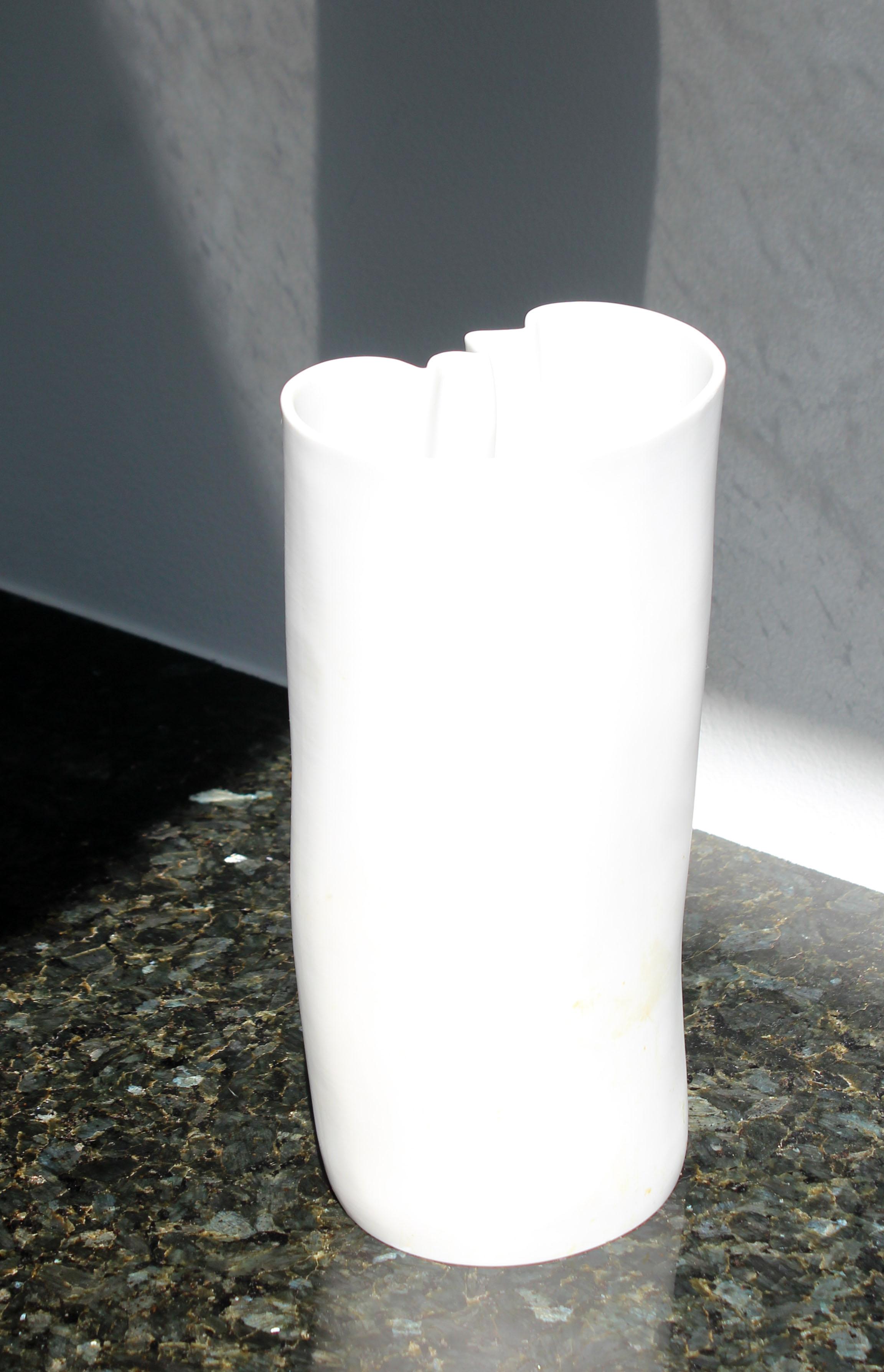 Modernist White Porcelain Meissen Vase Stamped In Good Condition In Keego Harbor, MI