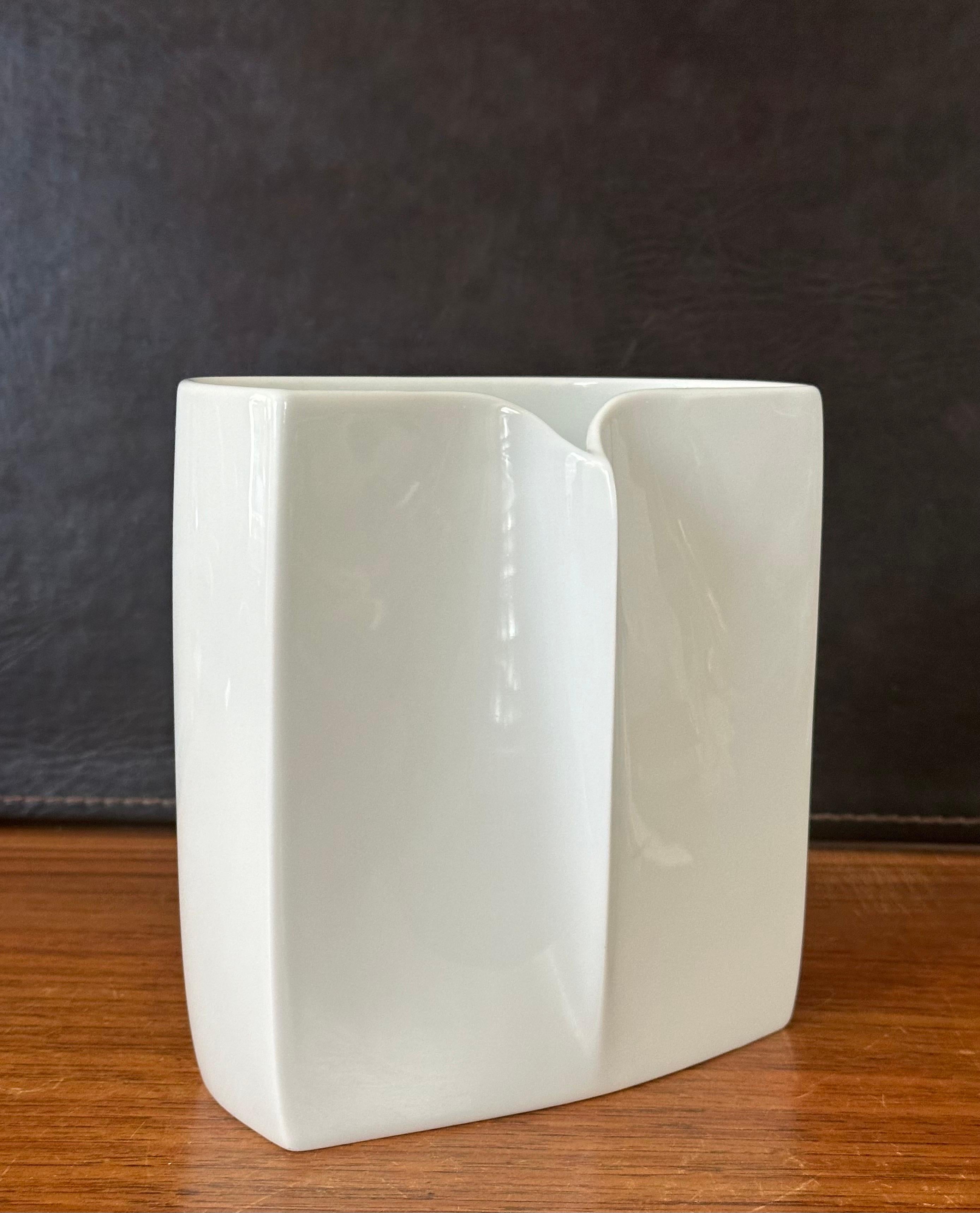 Modernist White Porcelain Vase by Rosenthal Studio-Linie In Good Condition For Sale In San Diego, CA