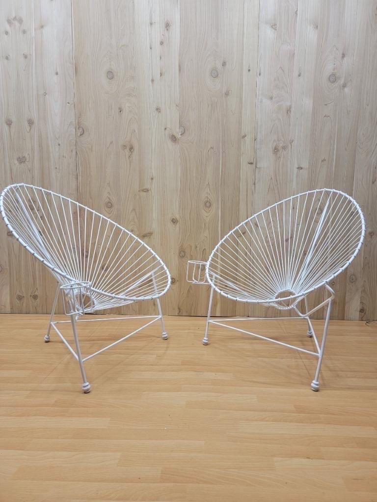 Iron Modernist White Wire Garden Chairs in the Manner of Mathieu Matégot, Pair For Sale