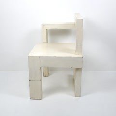 Sedia modernista in legno bianco "Steltman" progettata da Gerrit Rietveld