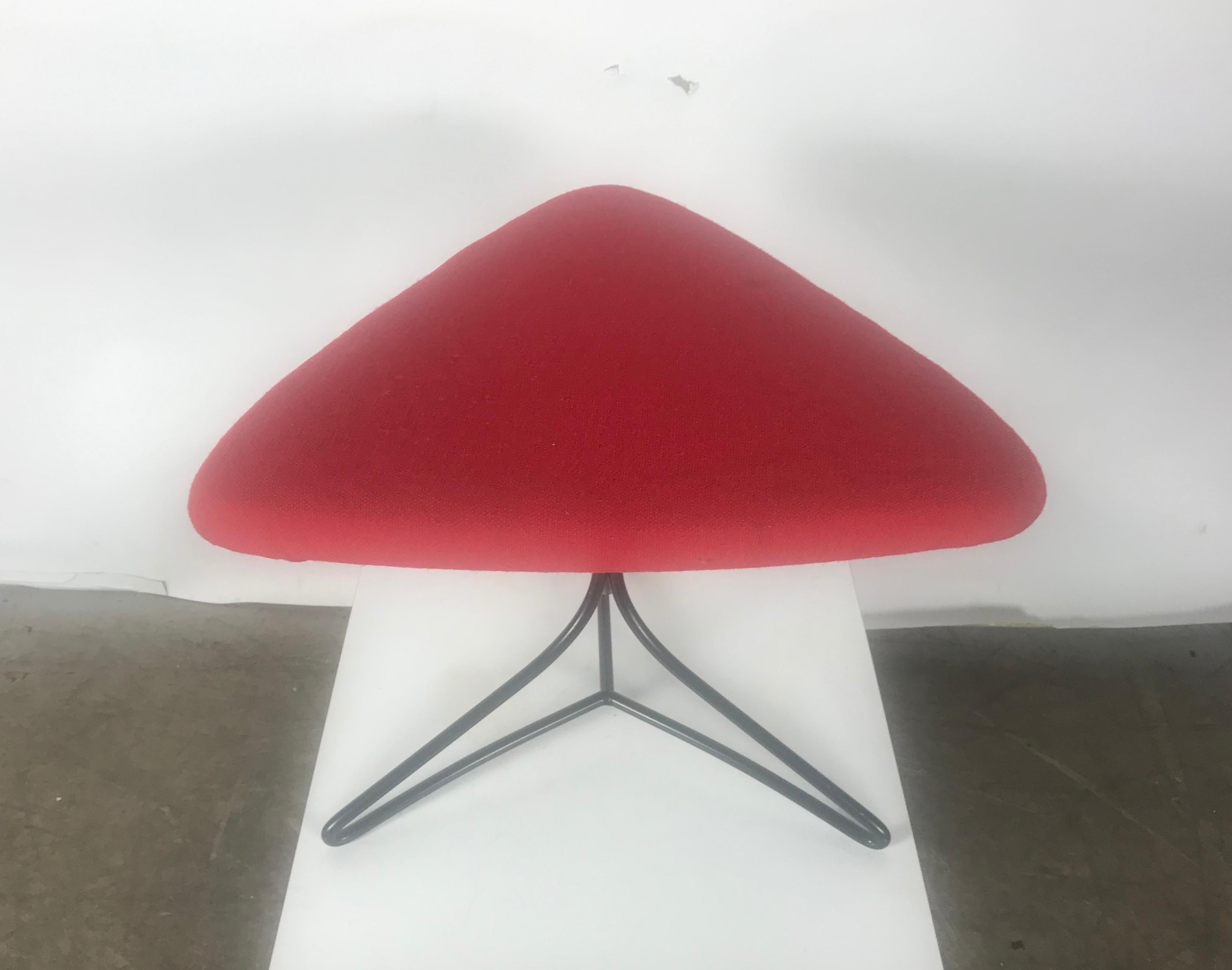 Modernist Wireiron and Fabric Tricorn Stool/Ottoman Vladimir Kagan In Good Condition For Sale In Buffalo, NY