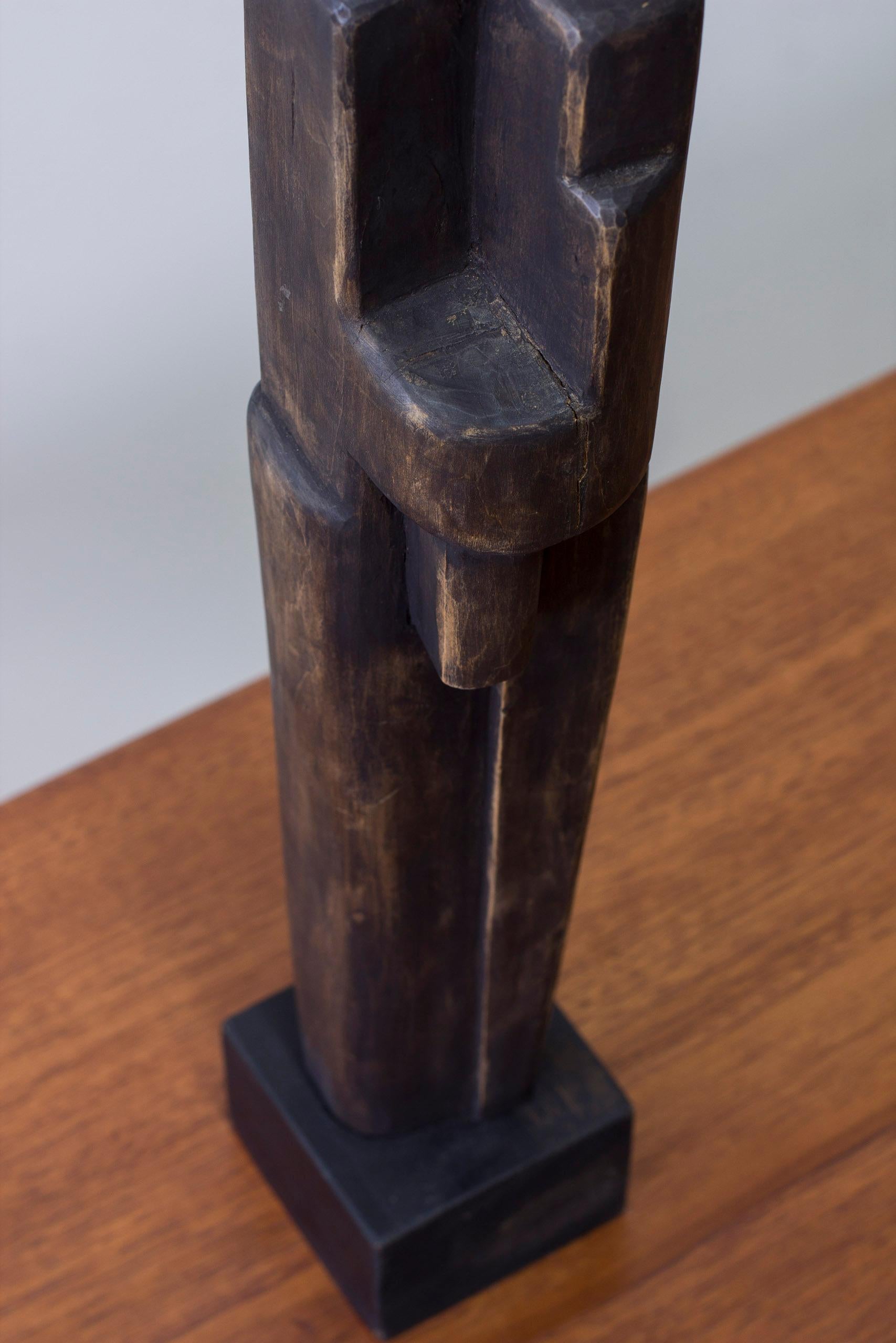 Escultura modernista de madera de escultor sueco desconocido. Fabricado en 1962 mediados del siglo XX en venta