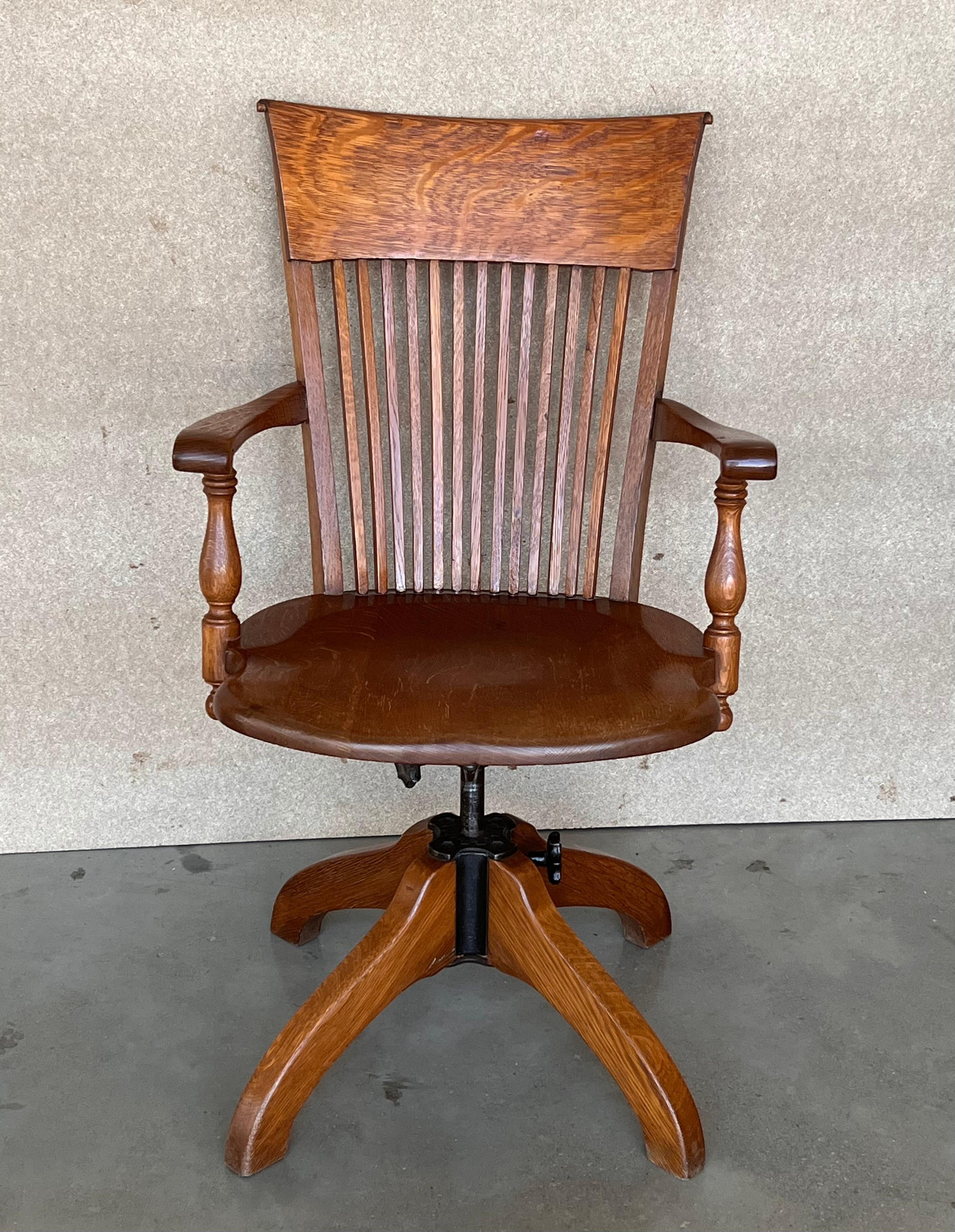 Mid-Century Modern Modernist Wood Swivel Chair from Barcelona, circa 1940