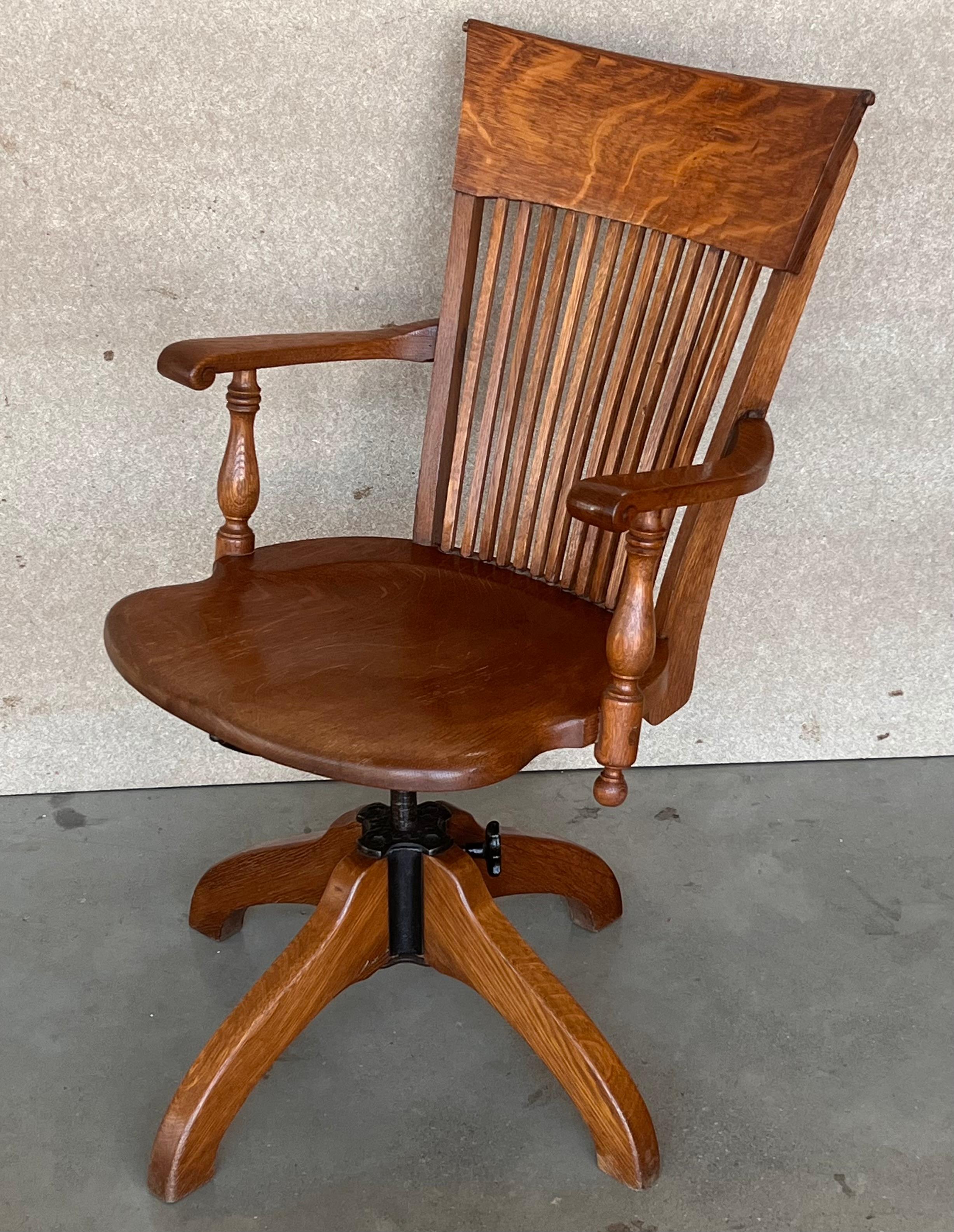 Modernist Wood Swivel Chair from Barcelona, circa 1940 1