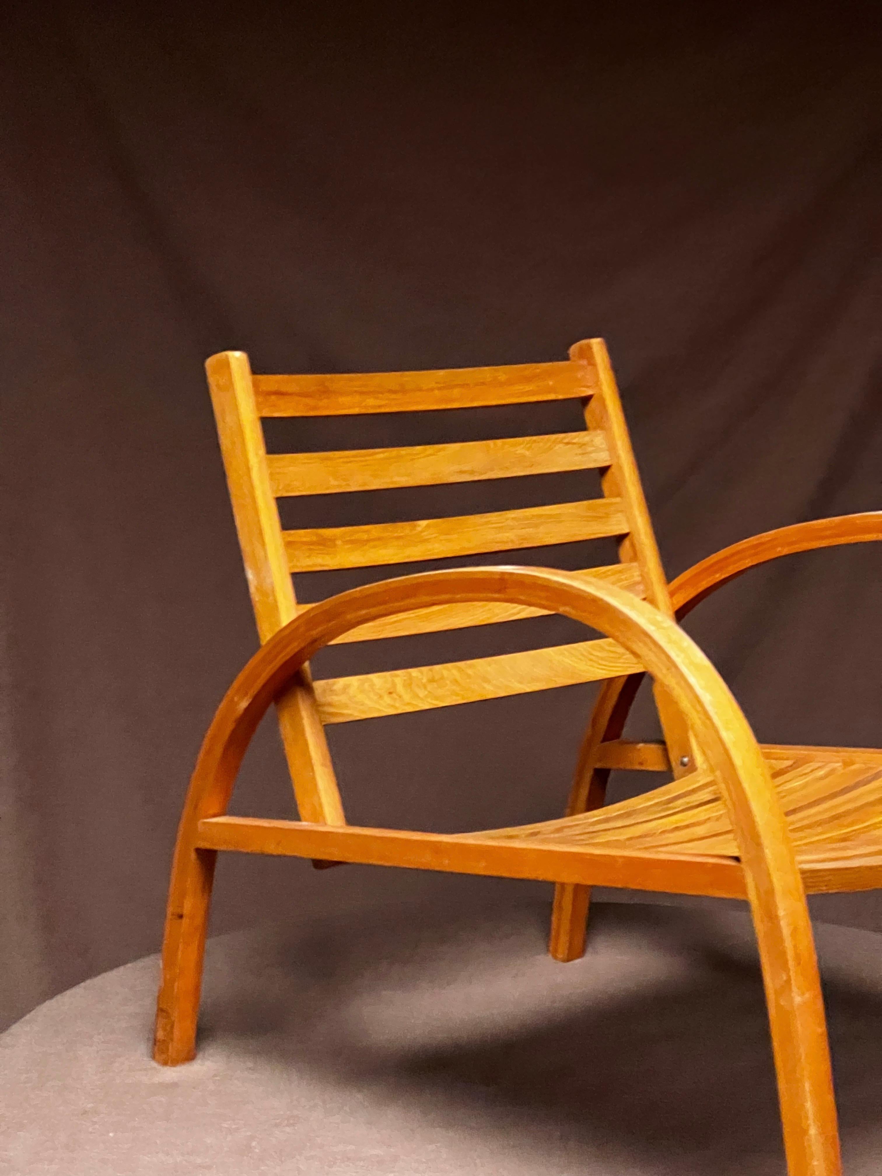 Ensemble de 4 chaises d'extérieur modernistes en bois empilables des années 1930 en vente 2