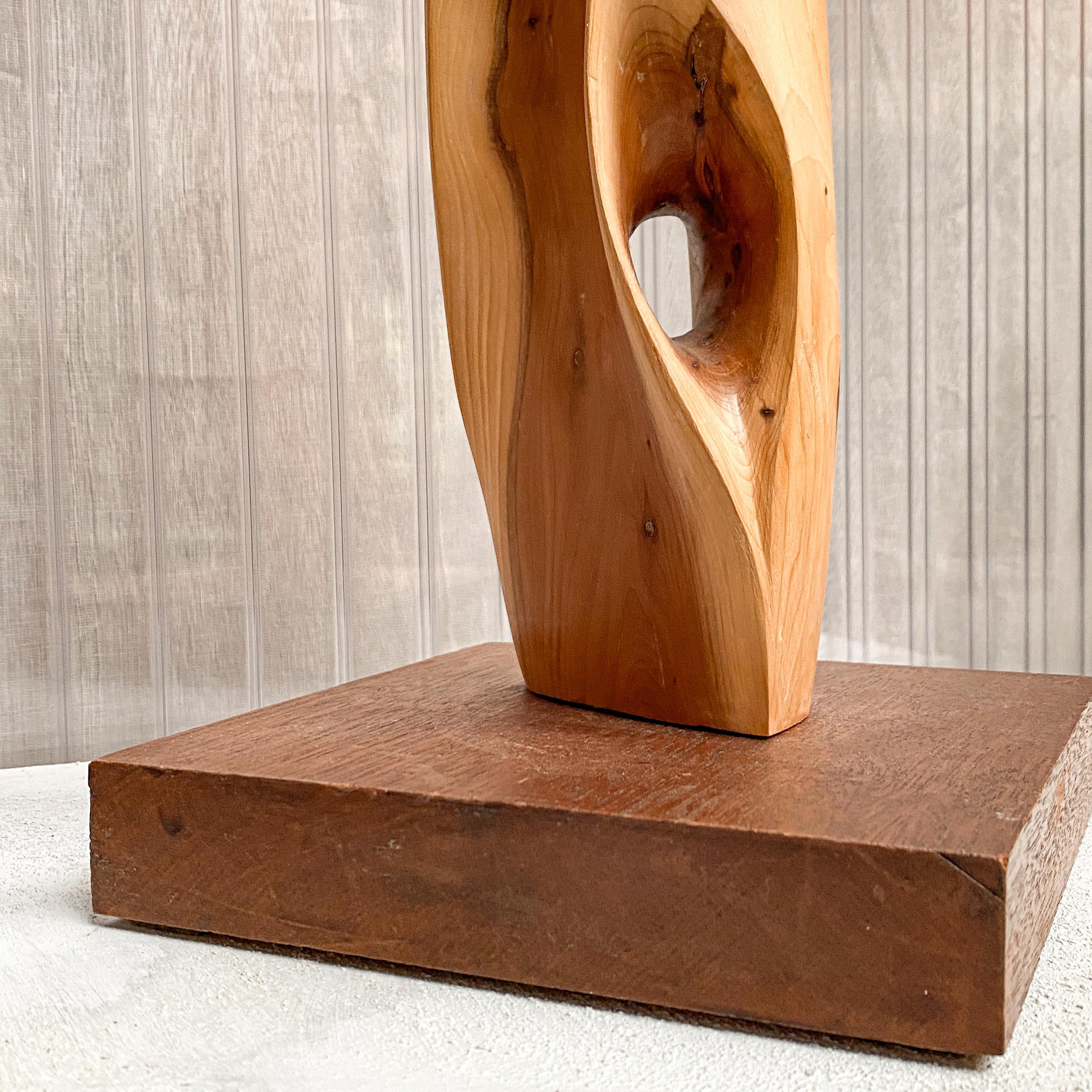 Dutch Modernist Wooden Sculpture in Abstract Intricate TOTEM Shape on a Wooden Base For Sale