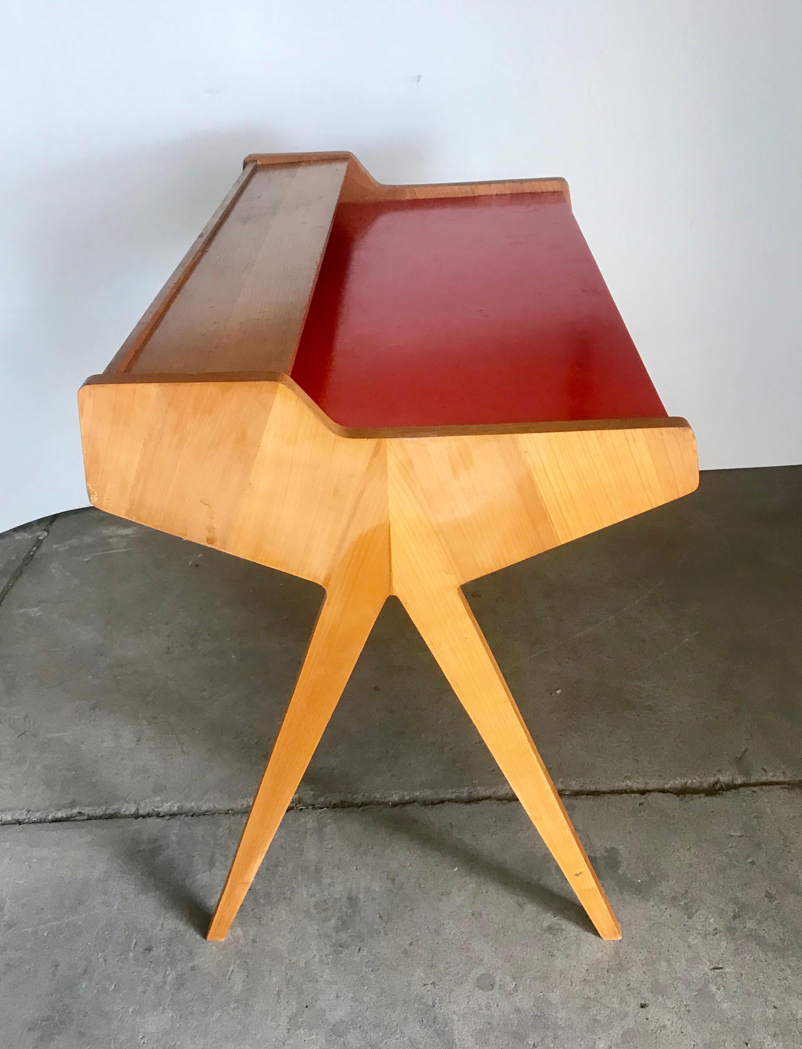 Nutwood Modernist Writing Table or desk by Helmut Magg for WK Möbel Germany, 1955