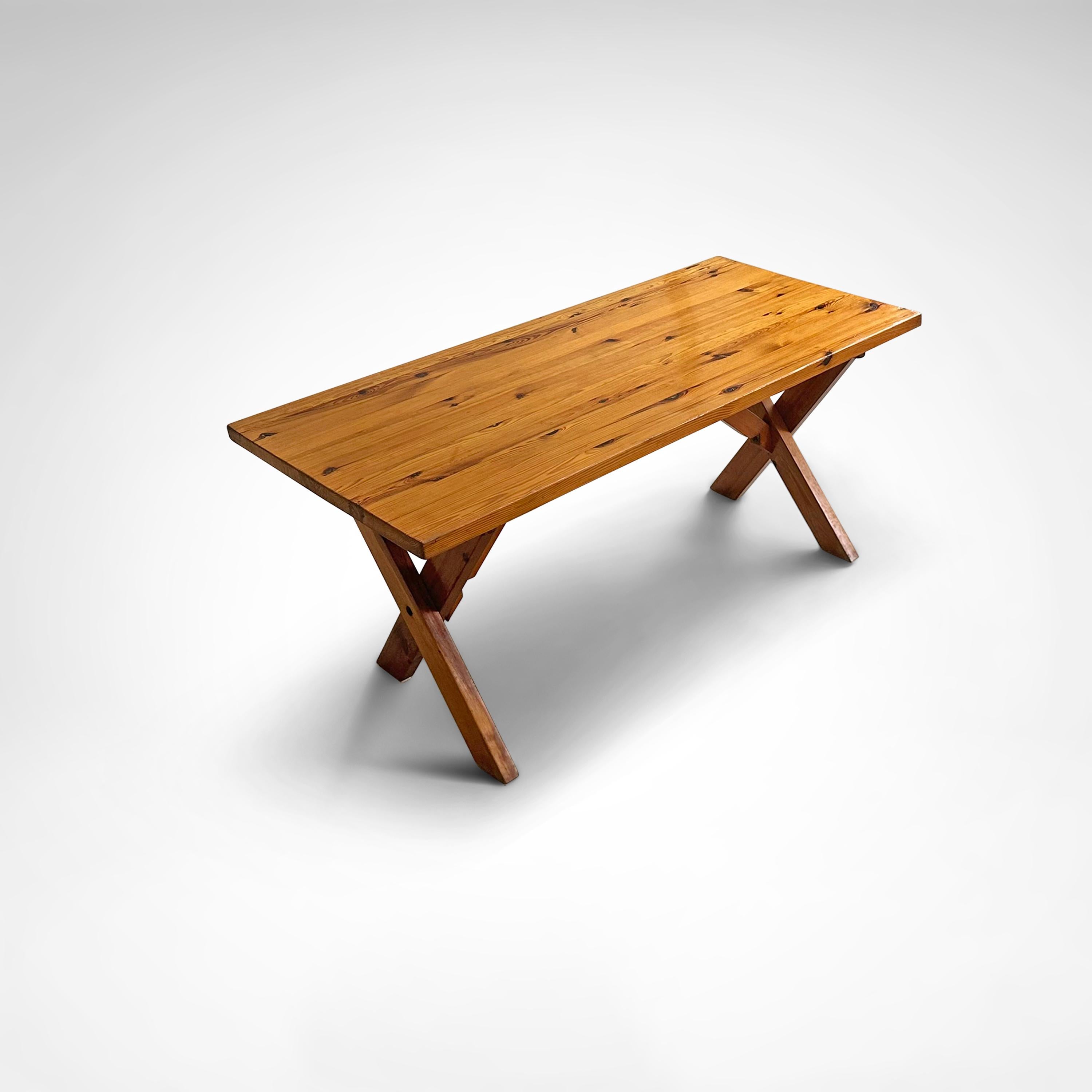Modernist X-leg dining table by Ate van Apeldoorn for Houtwerk Hattem 1970s For Sale 2