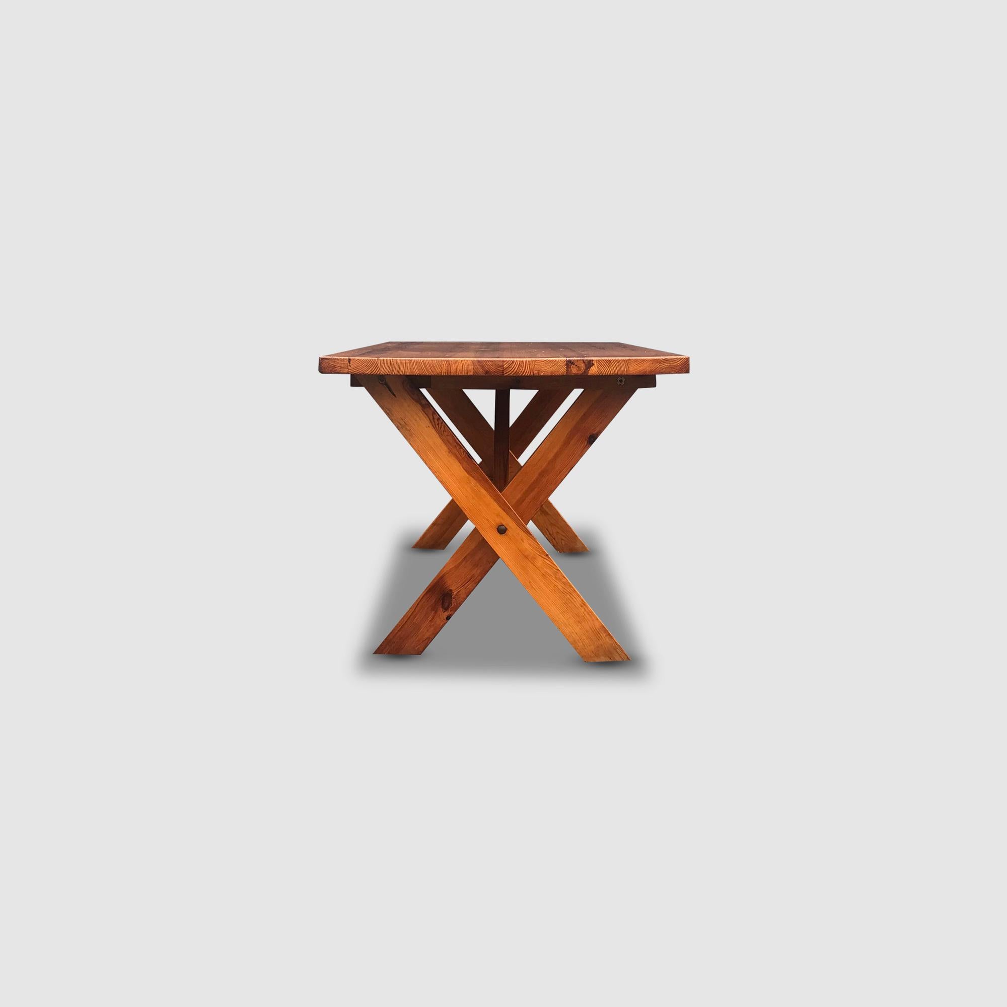 Modernist X-leg dining table by Ate van Apeldoorn for Houtwerk Hattem 1970s For Sale 5