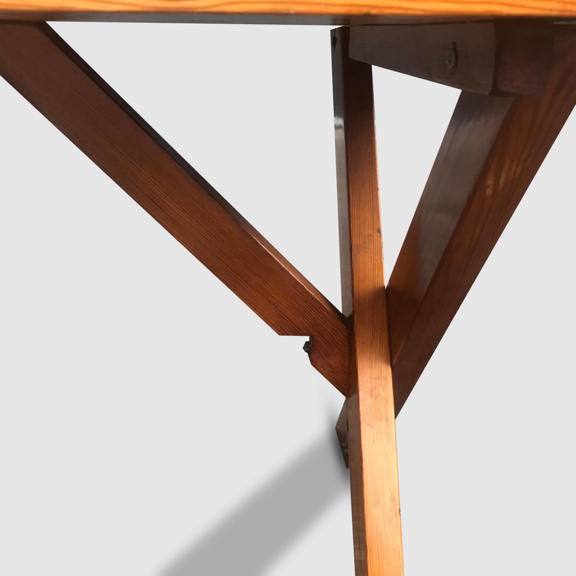 Metal Modernist X-leg dining table by Ate van Apeldoorn for Houtwerk Hattem 1970s For Sale