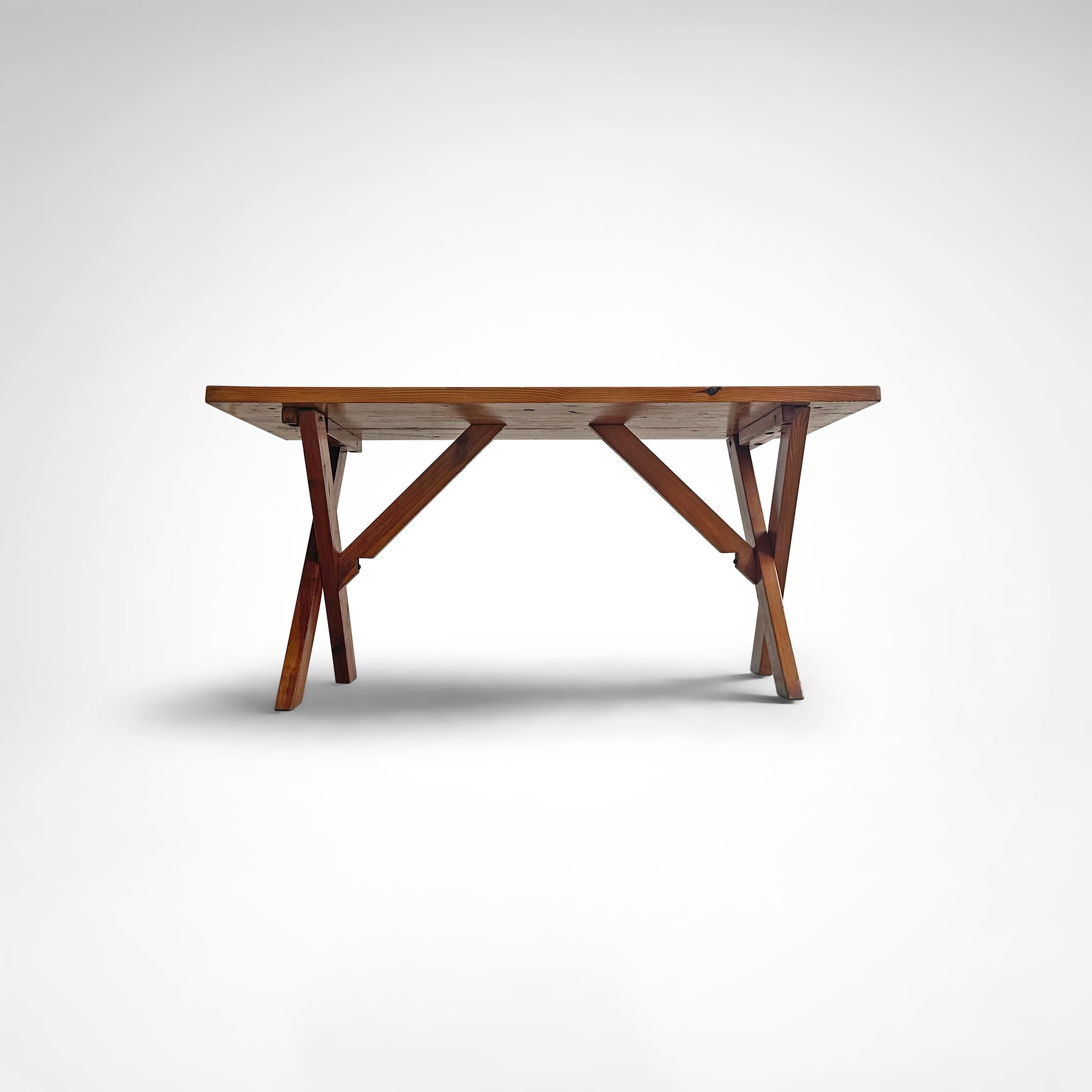 Modernist X-leg dining table by Ate van Apeldoorn for Houtwerk Hattem 1970s For Sale 1