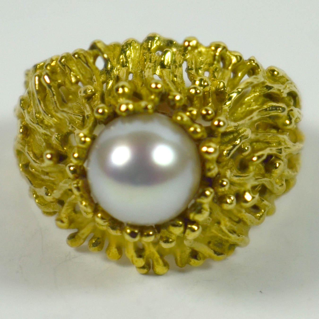 Modernist Yellow Gold White Pearl Ring In Good Condition In London, GB