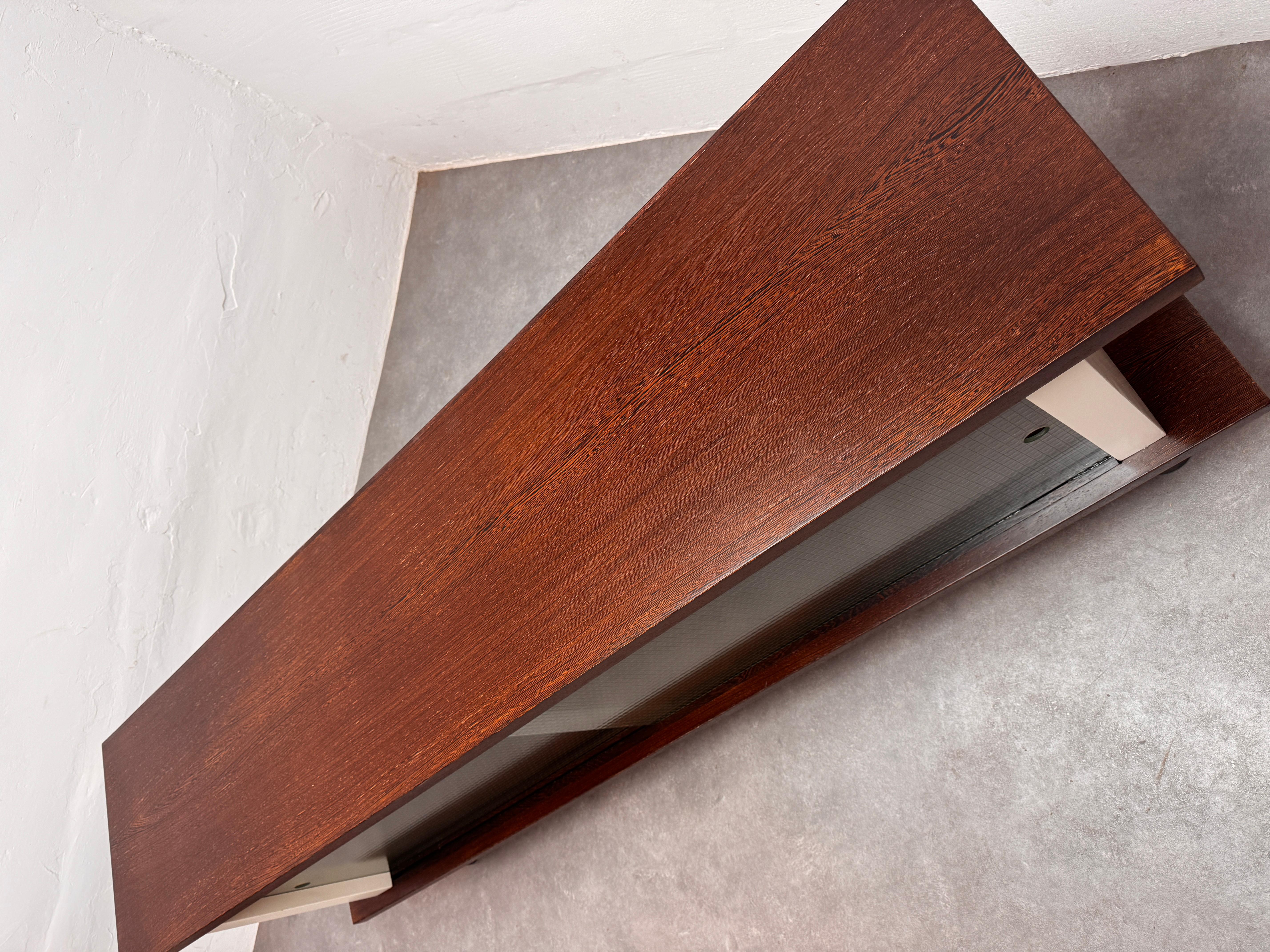 Modernista, minimalista, escuela Haque, Credenza, Metz & Co. feel, años 70 finales del siglo XX en venta